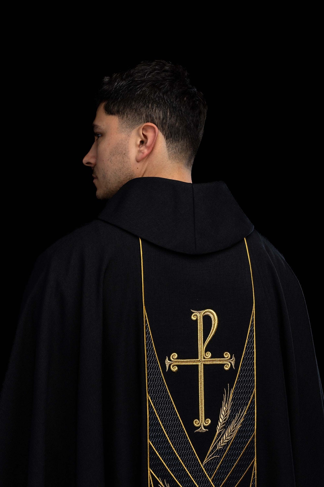 Black chasuble with an embroidered PAX band - Image 5