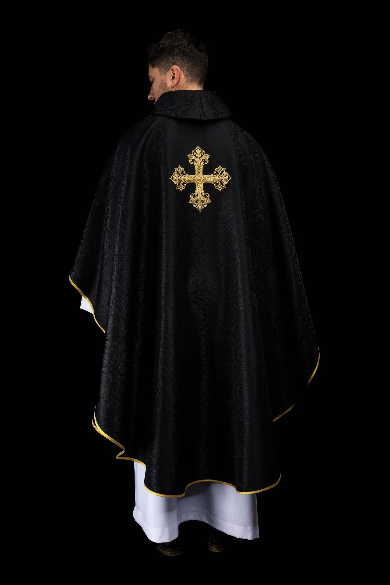 Black chasuble with cross jacquard fabric - Image 7