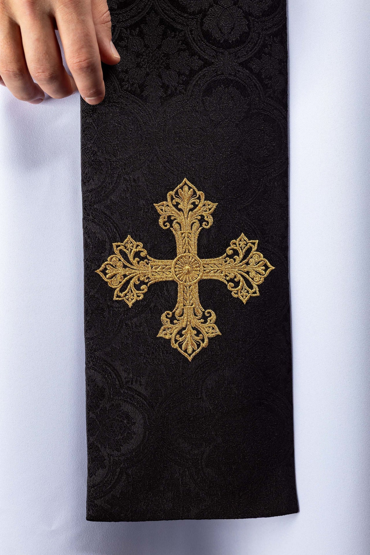 Black jacquard stole embroidered with a cross motif - Image 2
