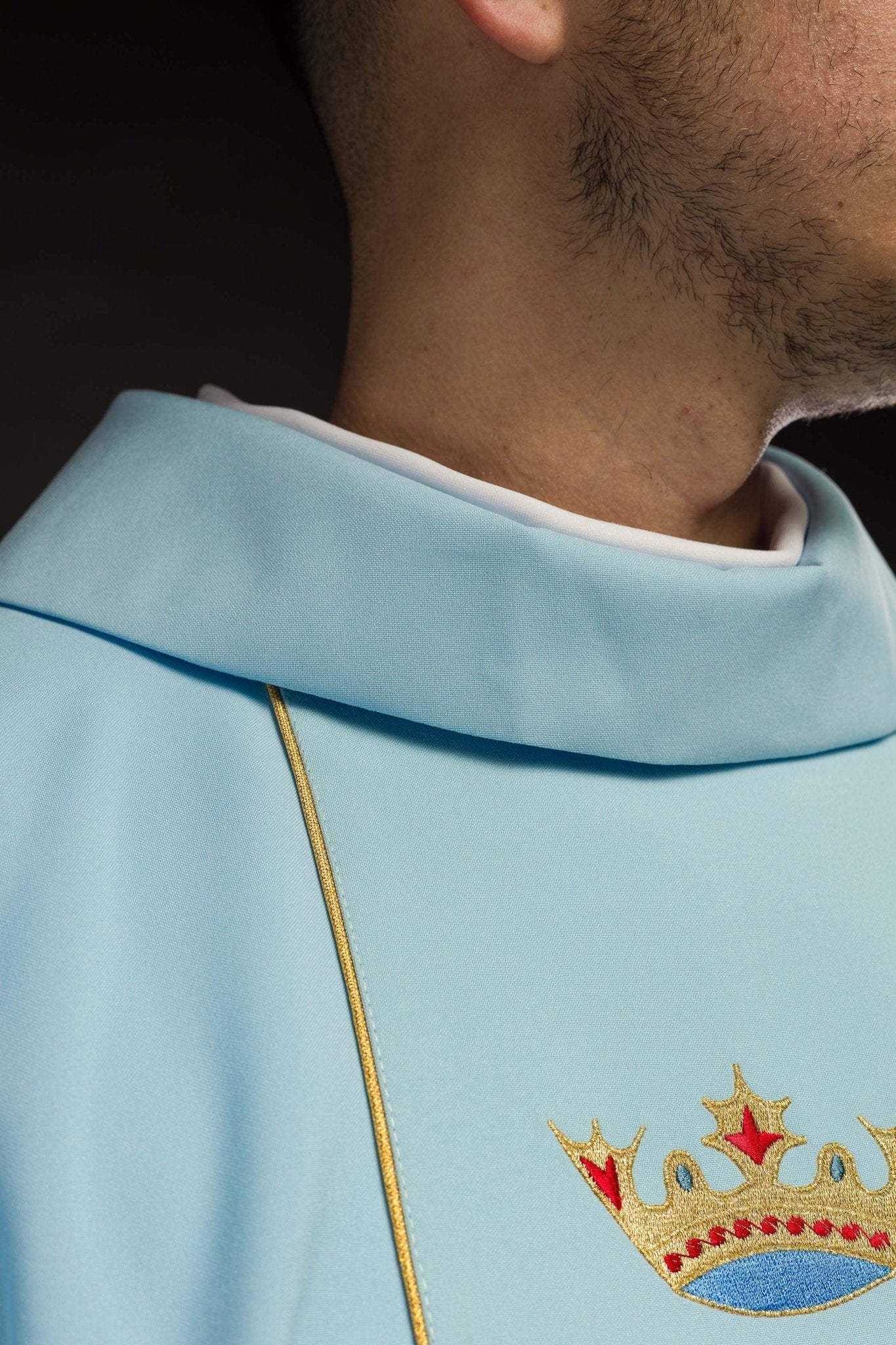 Blue liturgical chasuble with gold Marian embroidery - Image 4