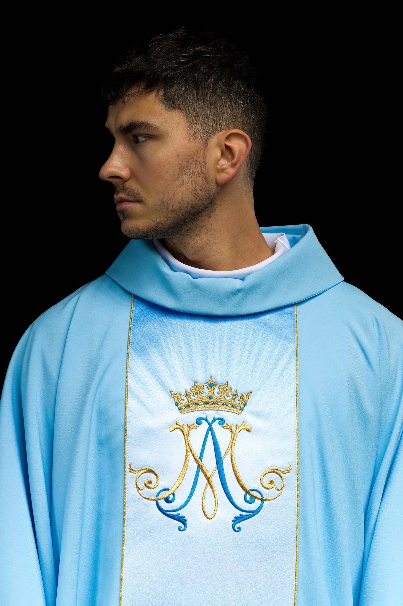 Blue Marian liturgical chasuble with sublimated and embroidered belt - Image 2