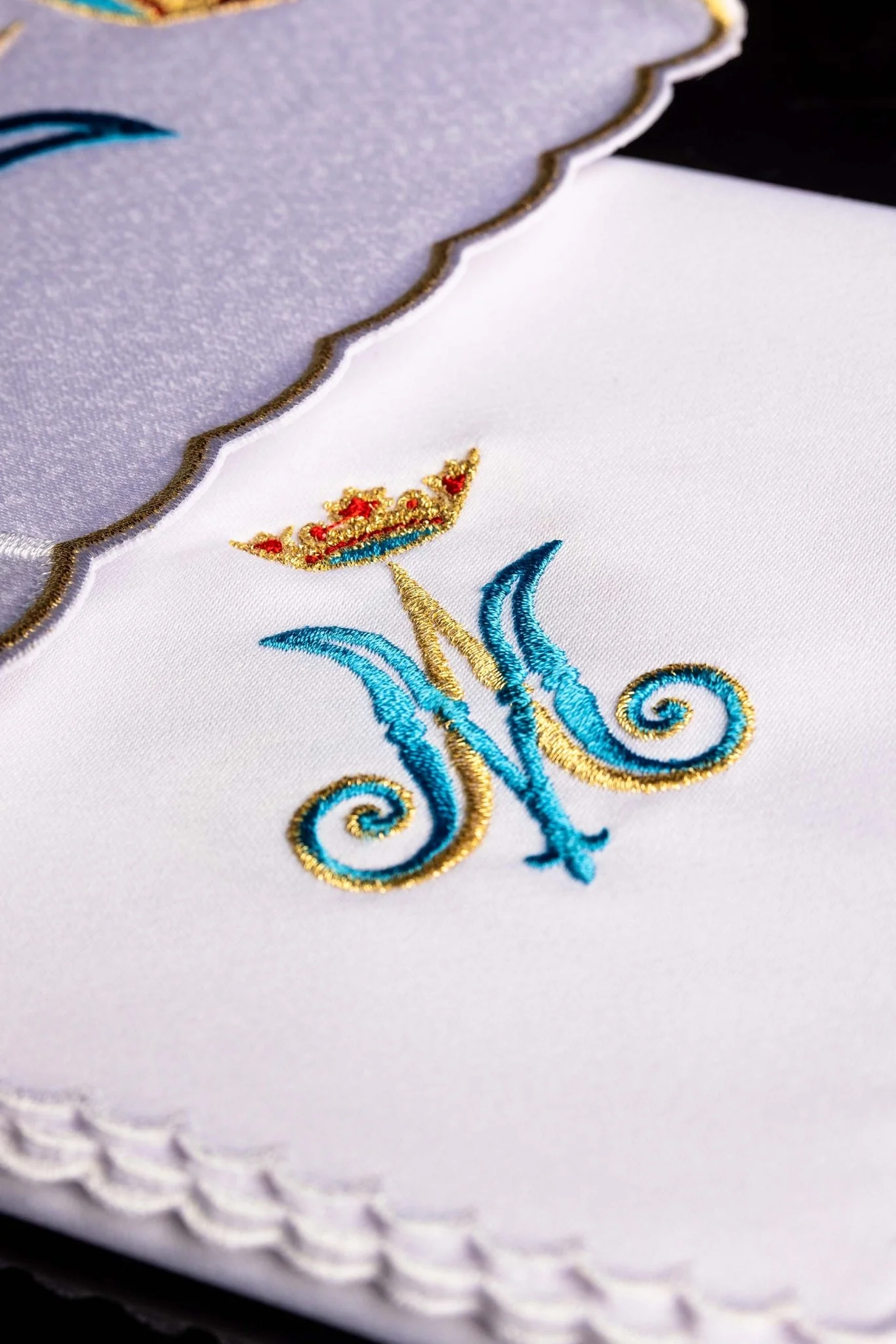 Chalice Linens Embroidered with blue and gold Marian Motif - Image 3