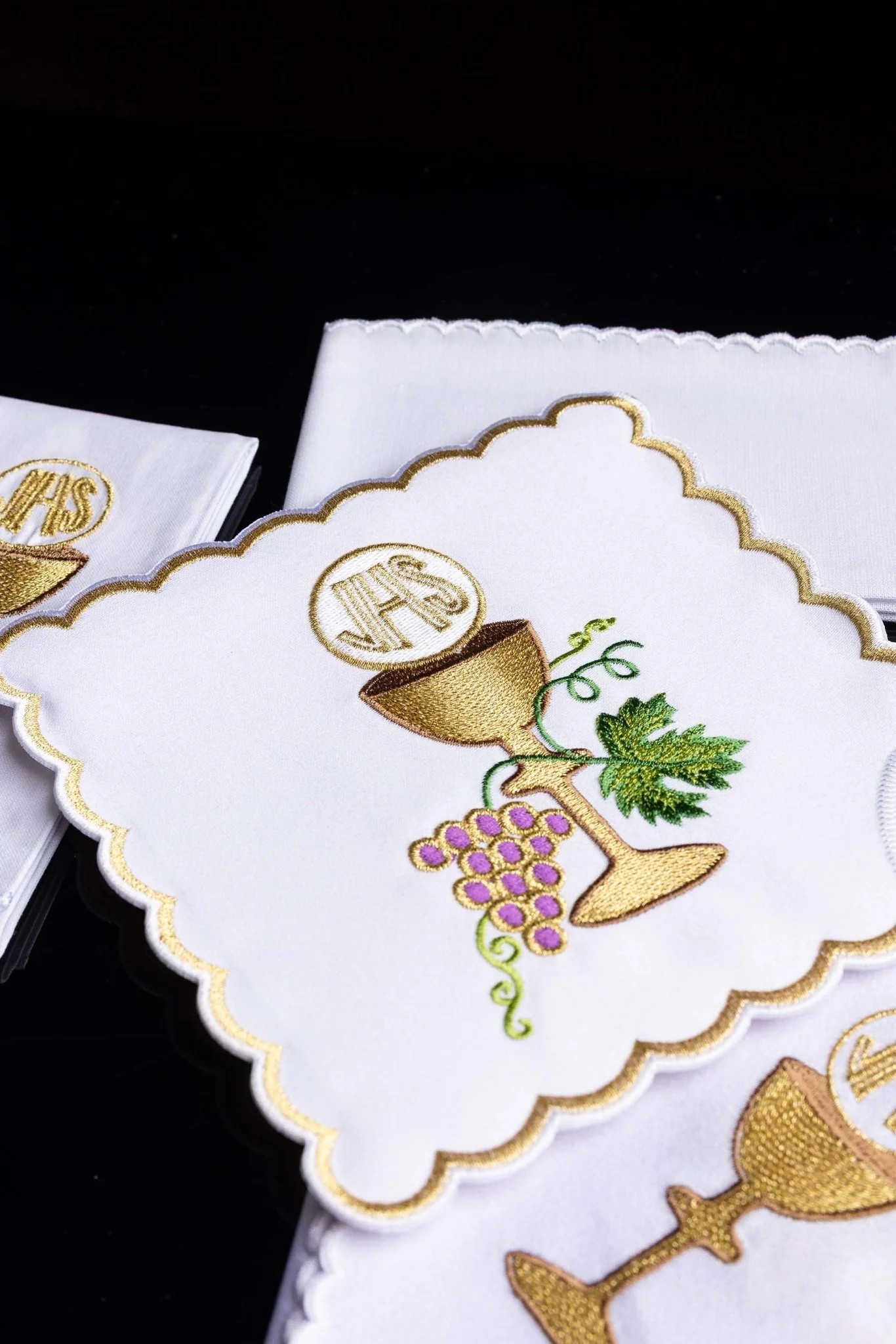 Chalice Linens Embroidered with Chalice Motif - Image 2