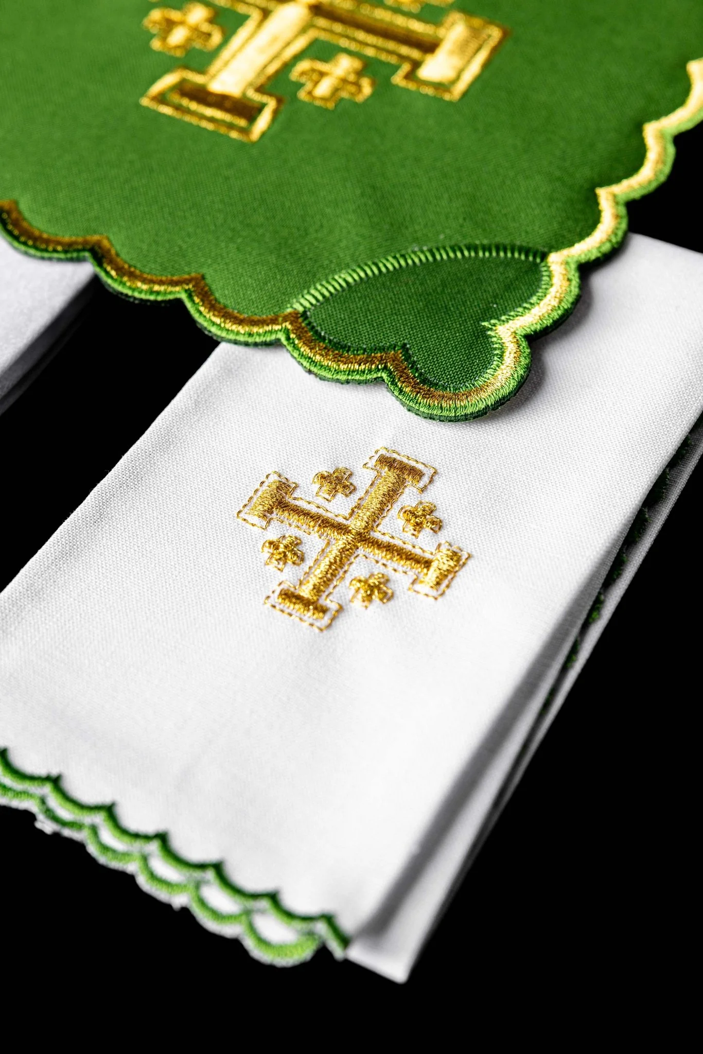 Chalice Linens with Cross Motif - Image 3