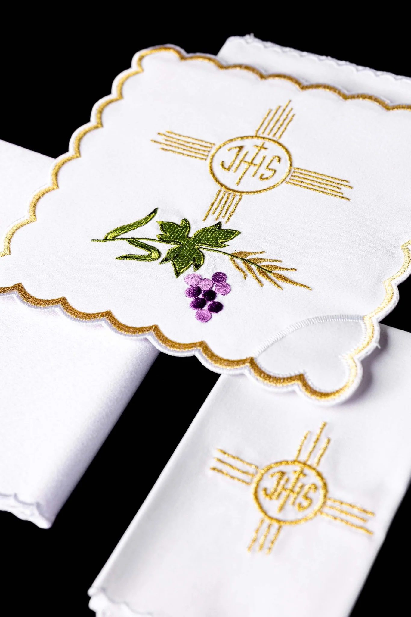 Chalice Linens with Cross Motif - Image 5