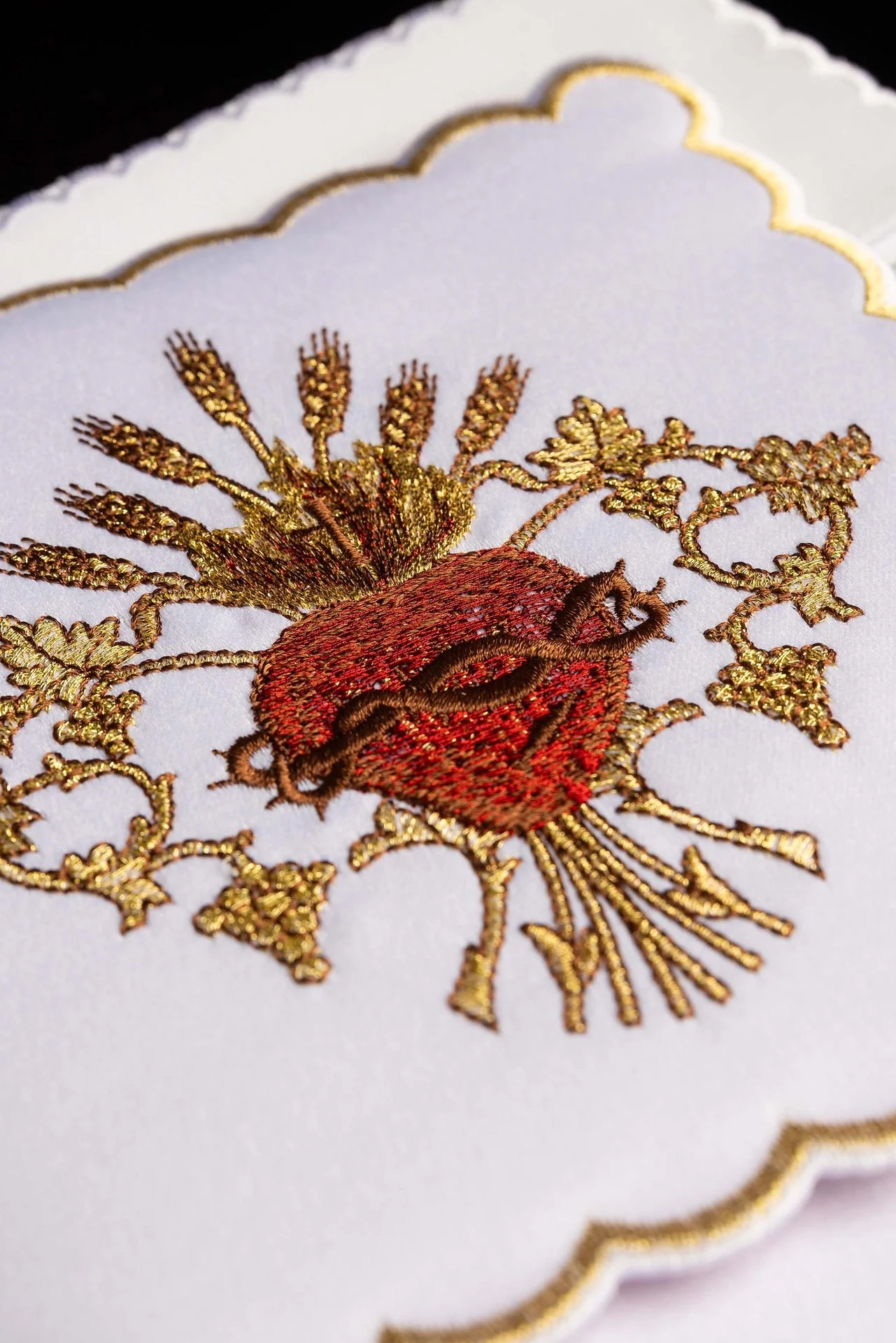 Chalice Linens with Sacred Heart of Jesus - Image 5