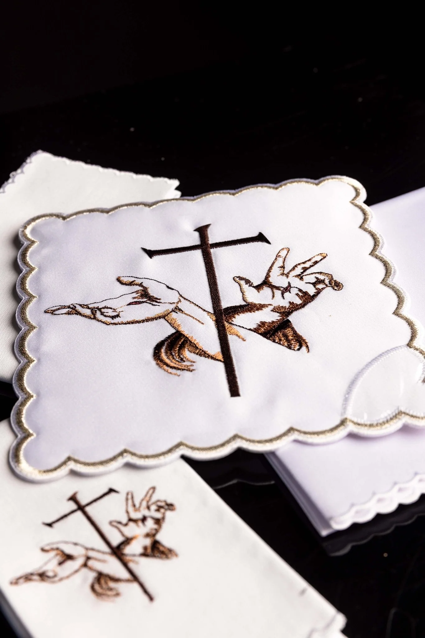 Chalice Linens with The Franciscans symbol - Image 4