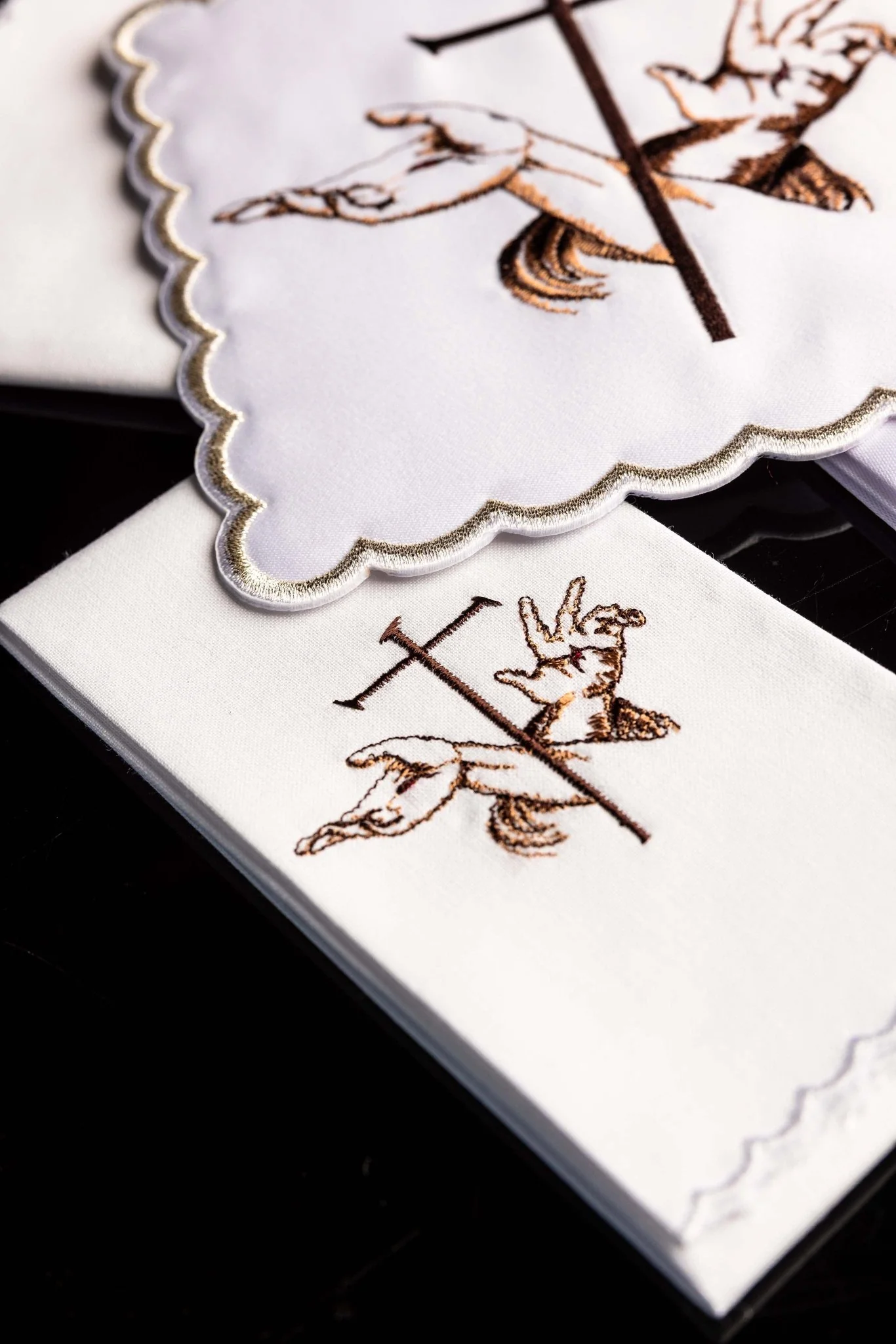 Chalice Linens with The Franciscans symbol - Image 5