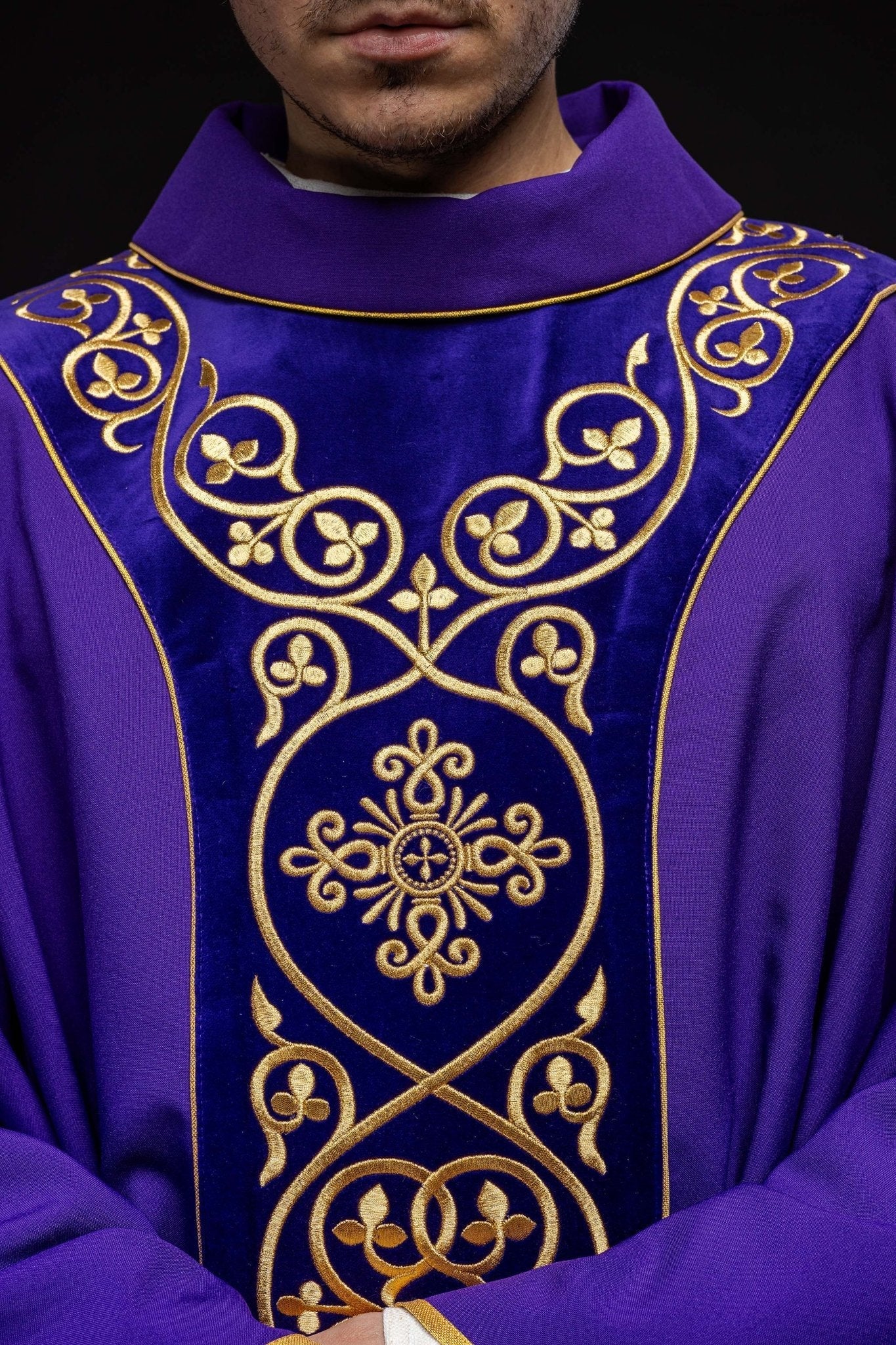 Chasuble decorated with velvet embroidery KOR/169/3 Purple - Image 3