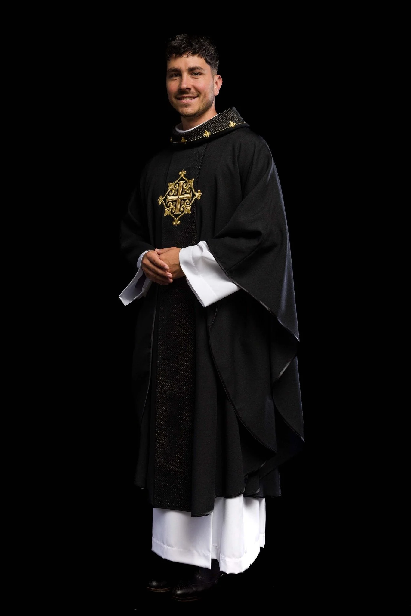 Chasuble embroidered on velvet with the symbol of the Black Cross - Image 8