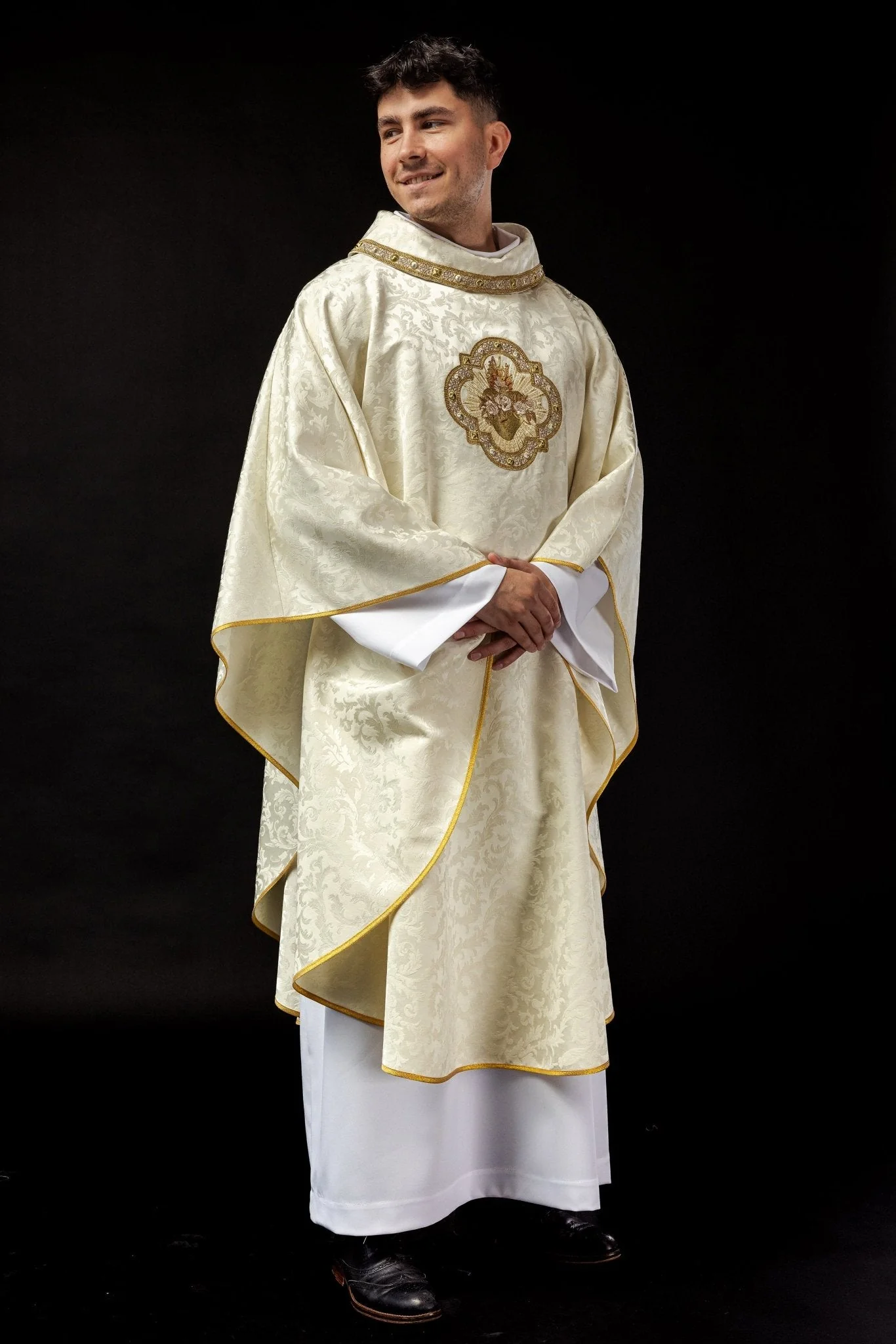 Chasuble embroidered with a motif of the Heart of Mary on jacquard - Image 9