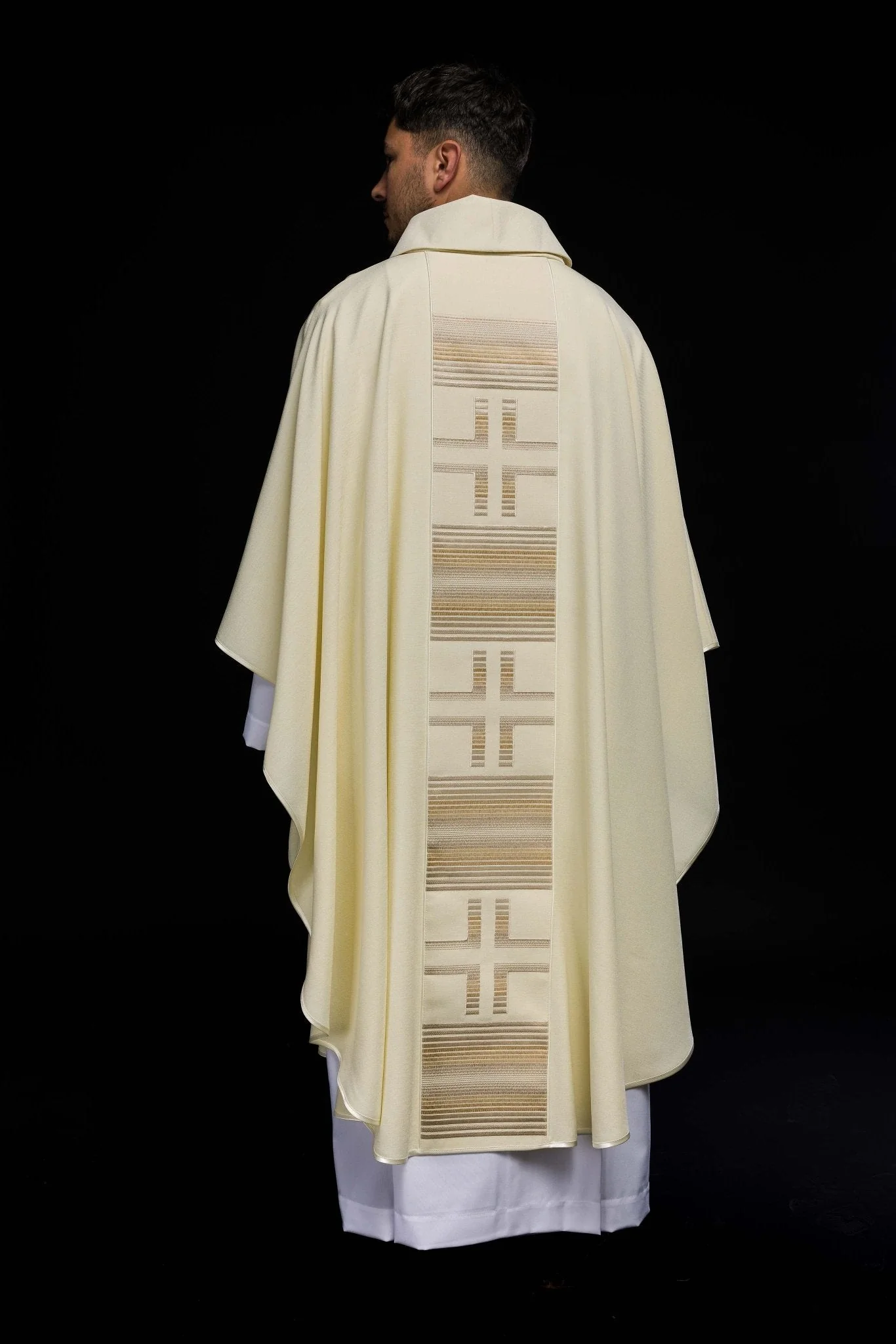 Chasuble embroidered with Crosses in ecru - Image 7