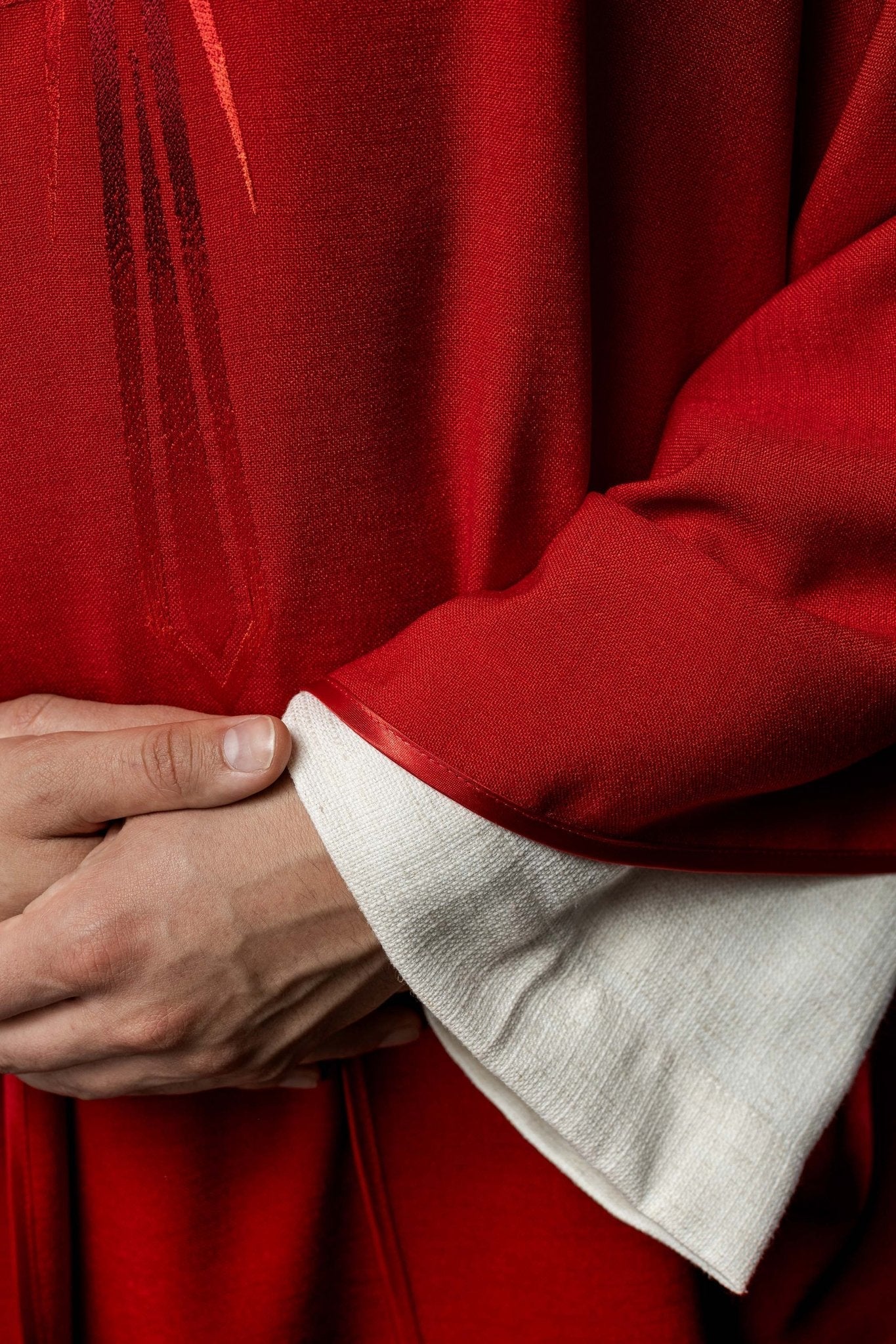Chasuble embroidered with ecru Cross - Image 4
