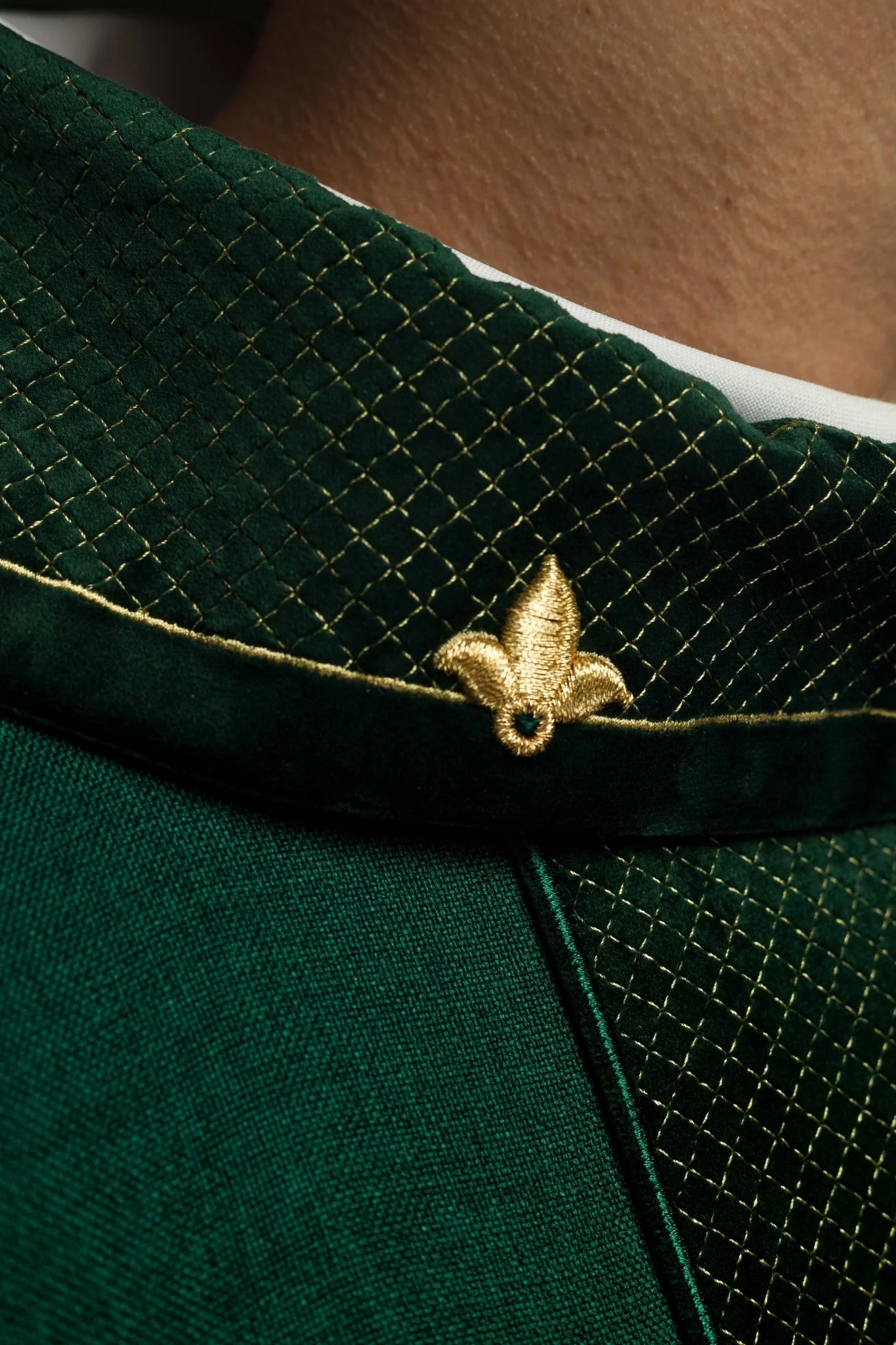 Chasuble embroidered with Green Cross - Image 5