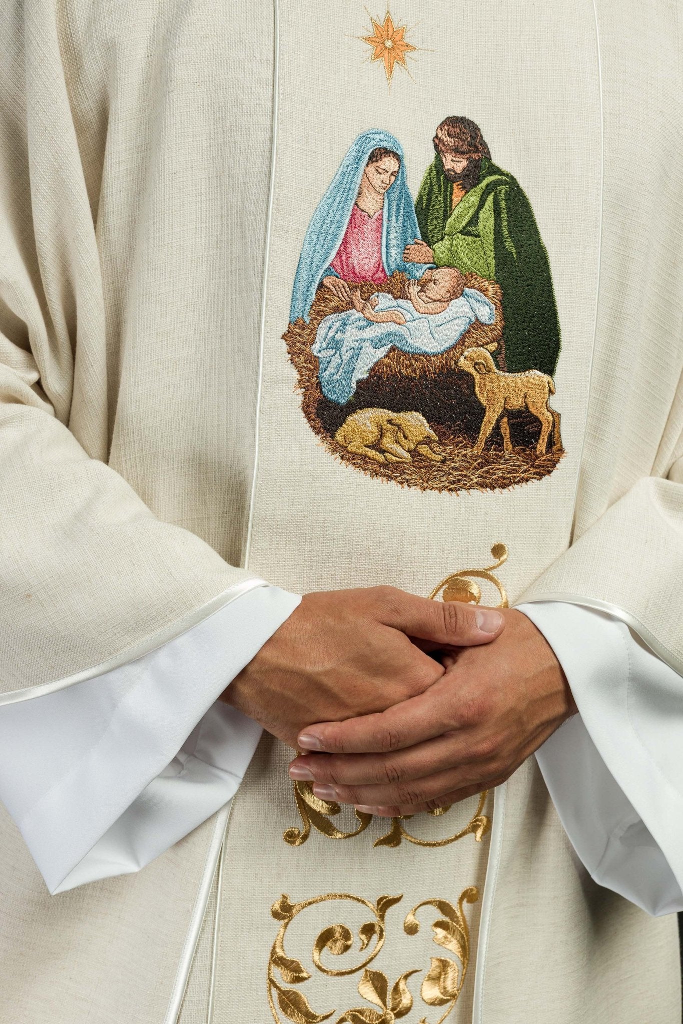 Chasuble embroidered with Holy Family motif in gold - Image 5