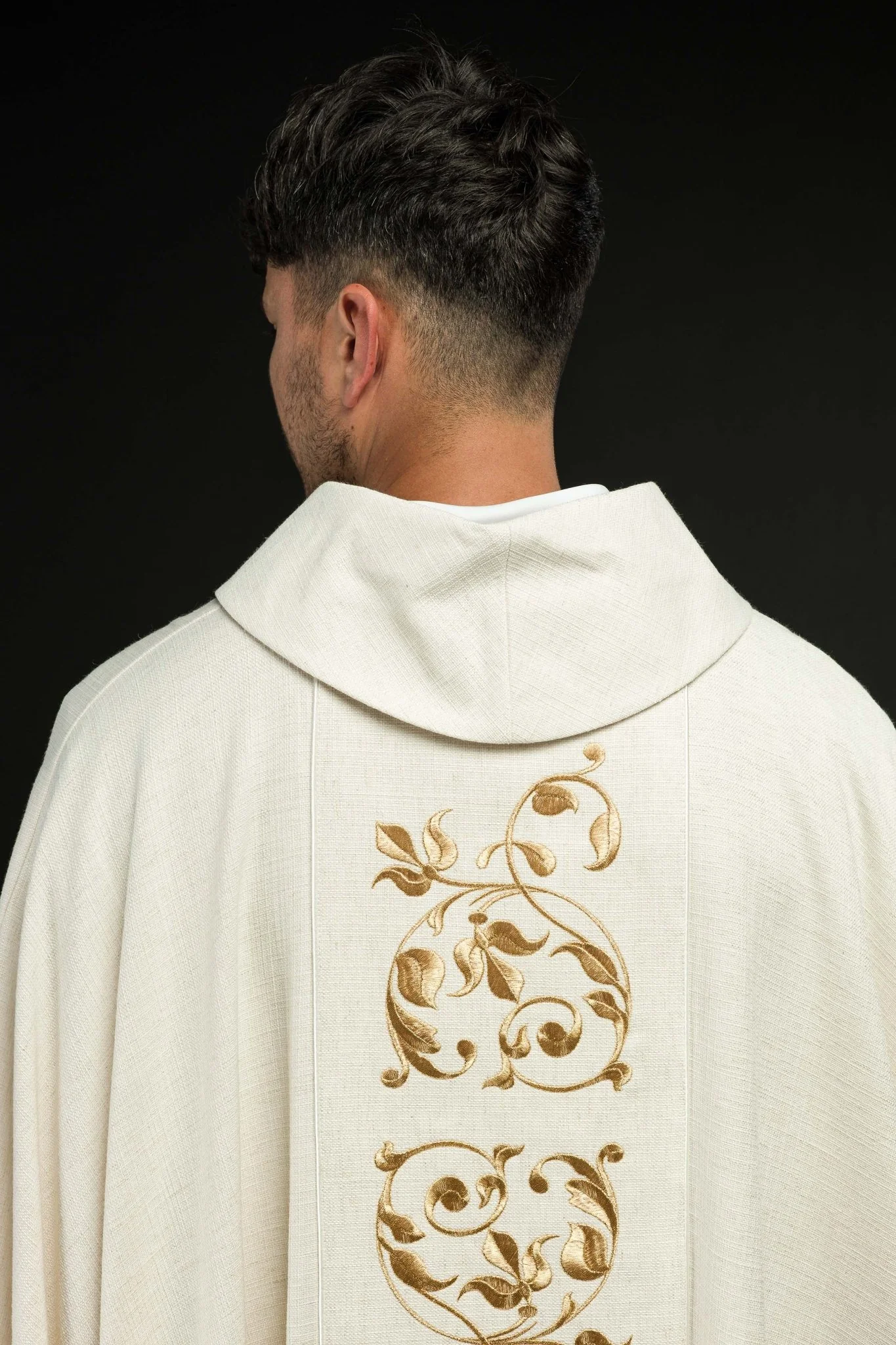 Chasuble embroidered with Holy Family motif in gold - Image 6