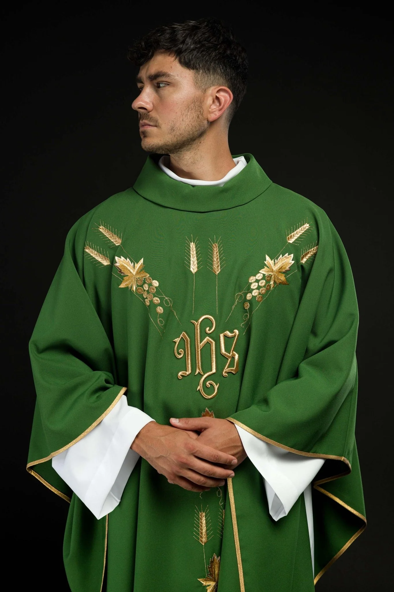 Chasuble embroidered with IHS and grape symbols in green