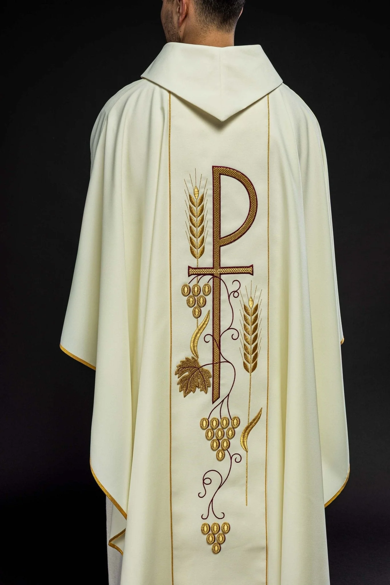 Chasuble embroidered with IHS Chalice pattern in ecru - Image 6