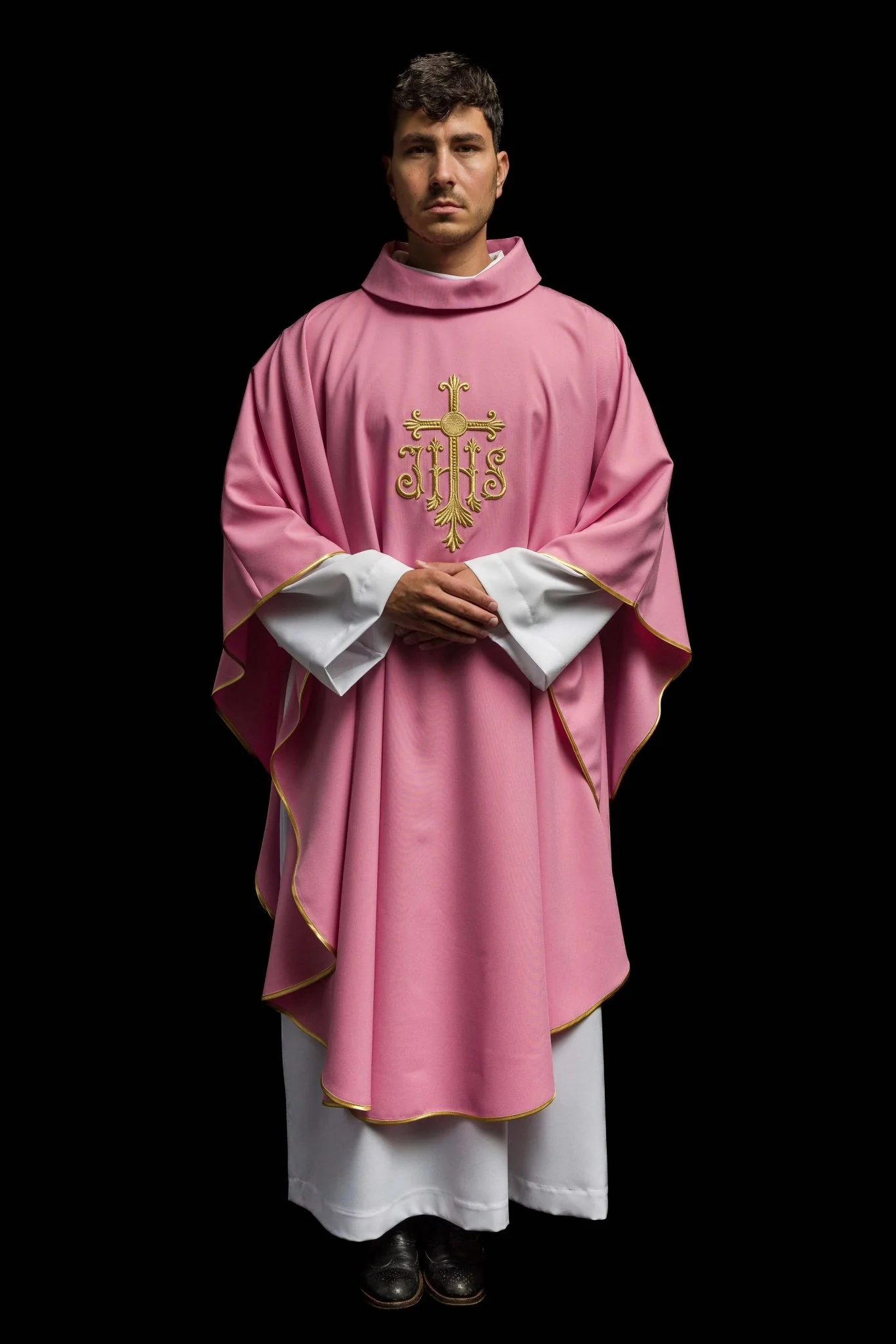 Chasuble embroidered with IHS symbol in pink - Image 9