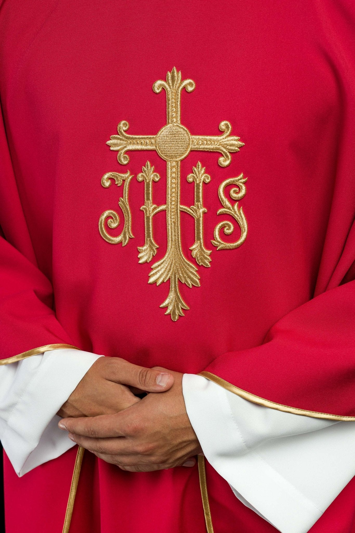 Chasuble embroidered with IHS symbol in red - Image 4