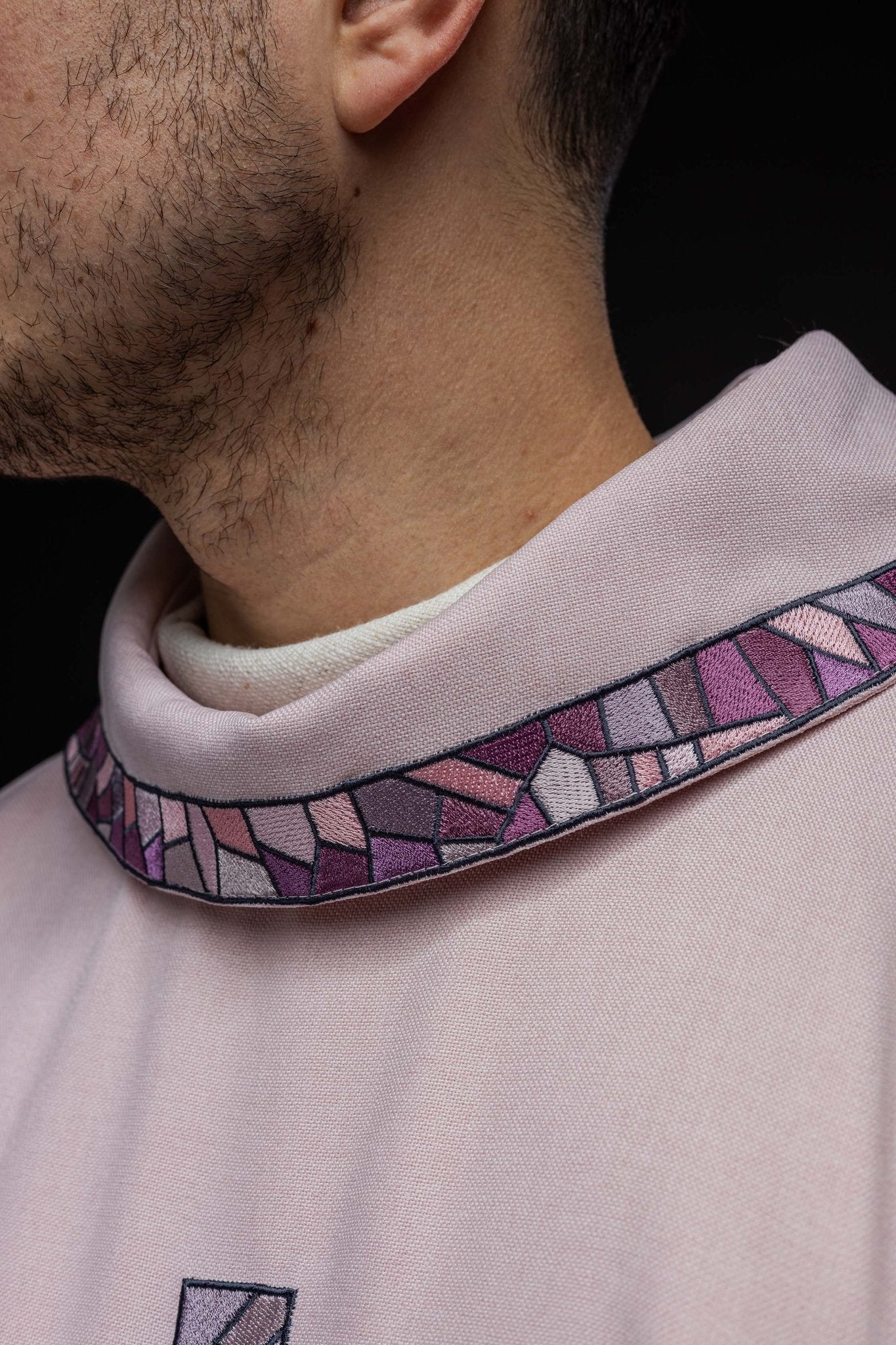 Pink embroidered chasuble with mosaic cross - Image 5