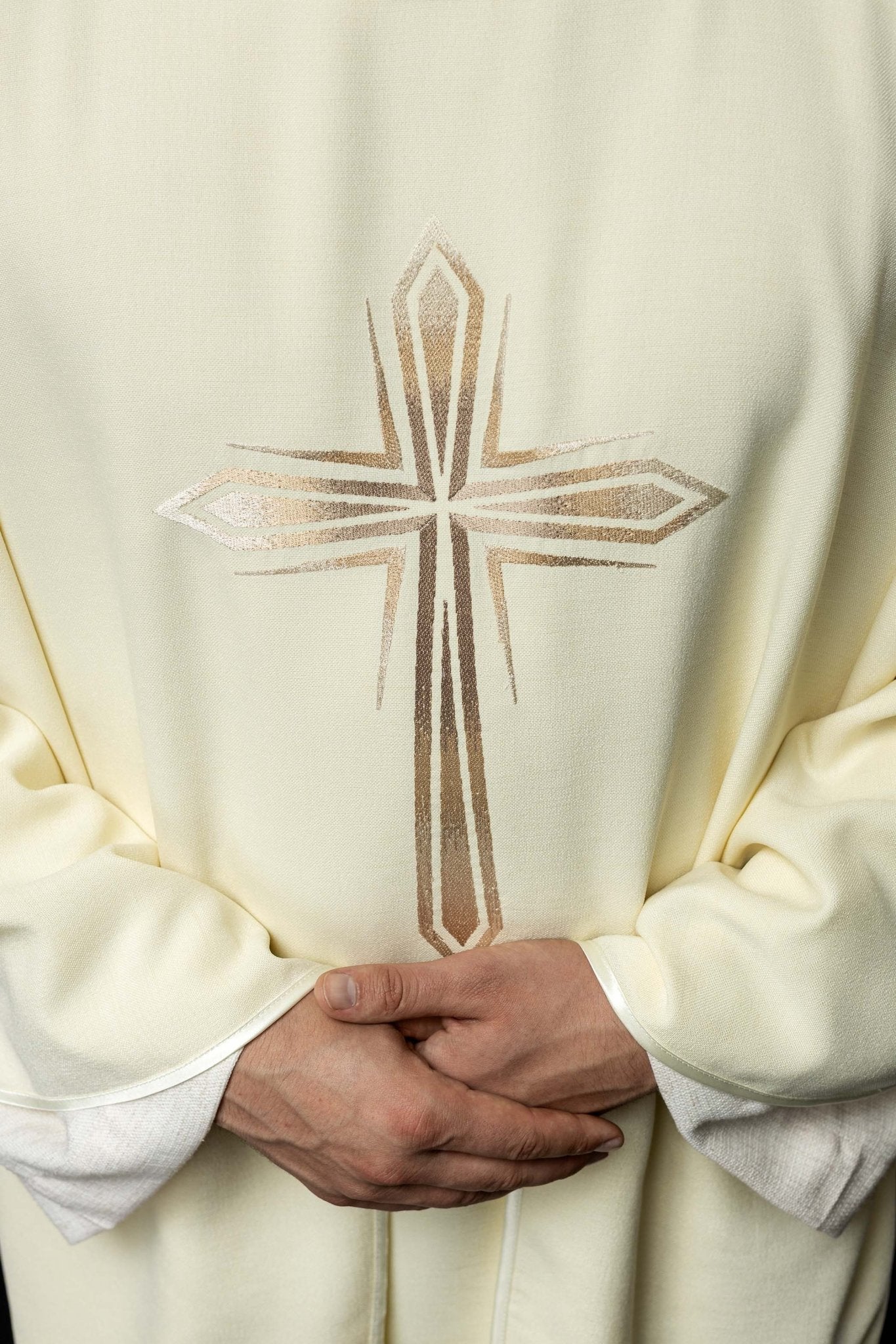 Chasuble embroidered with Purple Cross - Image 3