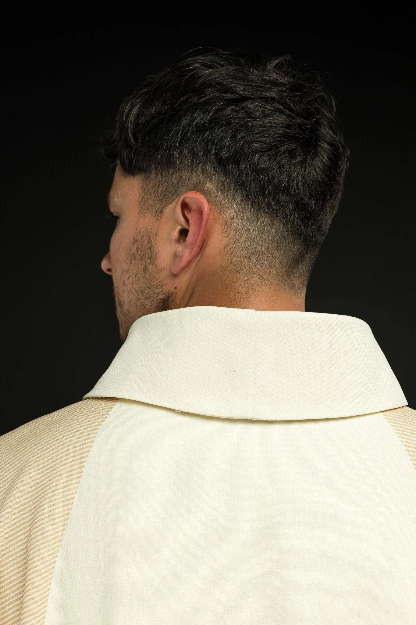Ivory priests chasuble with printed cross design - Image 6