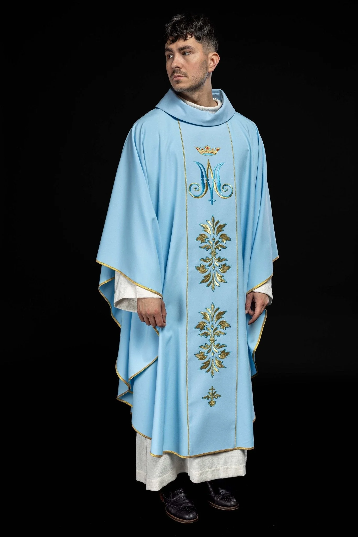 Chasuble embroidered with the Marian motif in blue - Image 2
