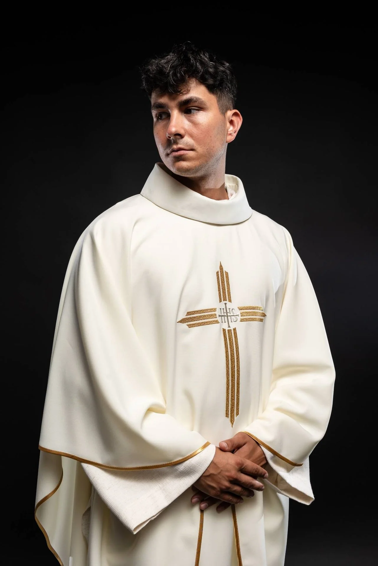 Chasuble embroidered with the symbol of Cross IHS - Image 5