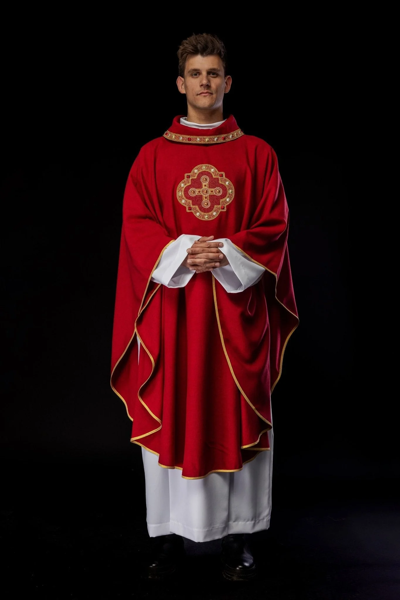 Chasuble in red with embroidered piping on the collar and around the embroidery of the cros - Image 6