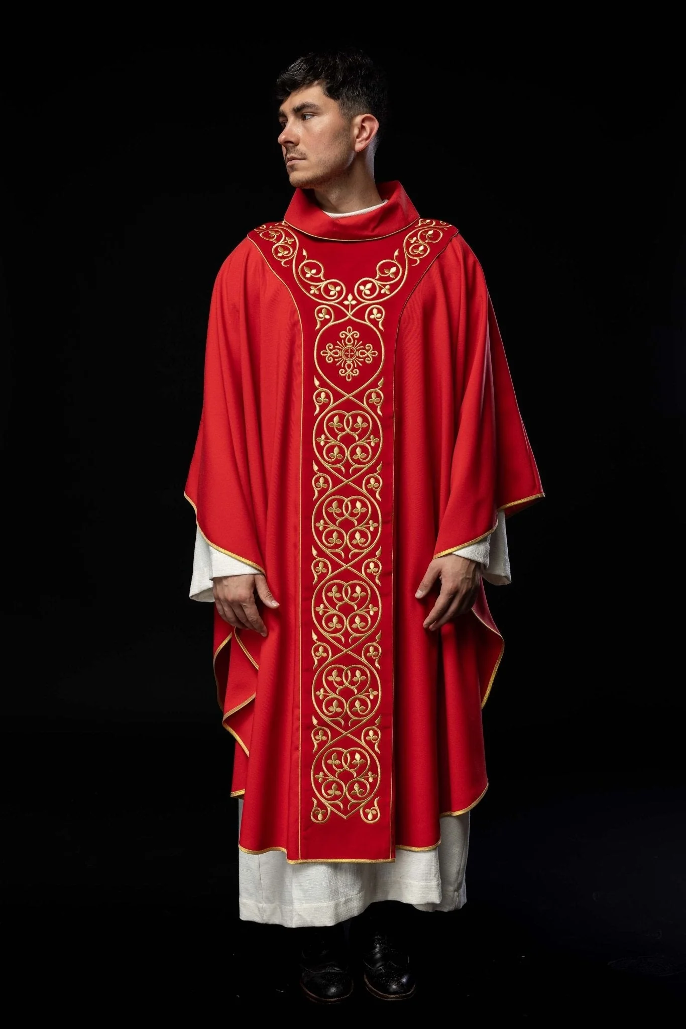 Chasuble made from soft touch red velvet fabric - Image 9