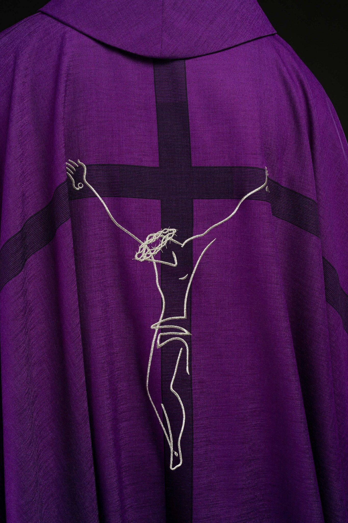 Chasuble with an icon of Jesus on the Cross in purple - Image 6