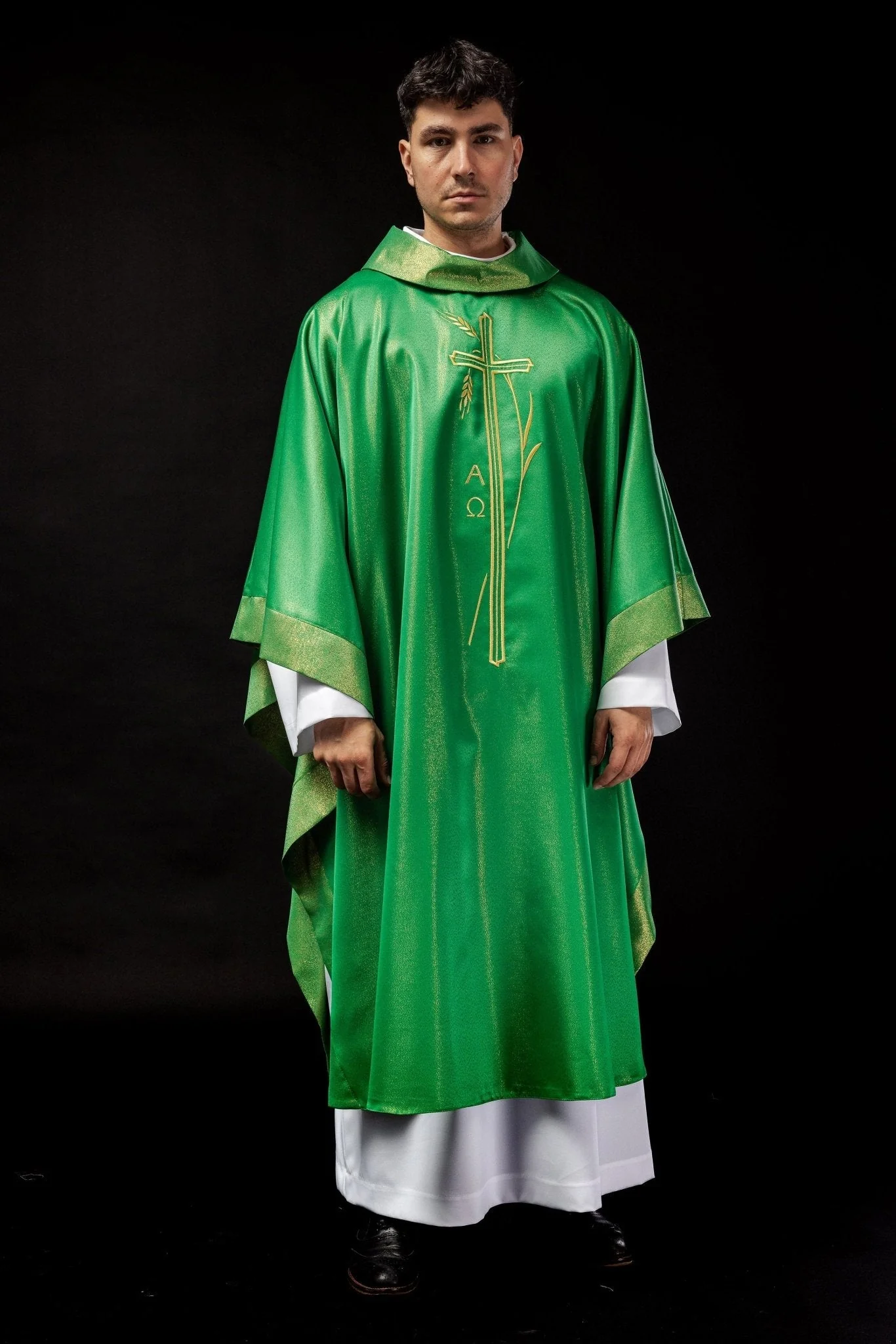 Chasuble with cross and ear motif in green color - Image 2