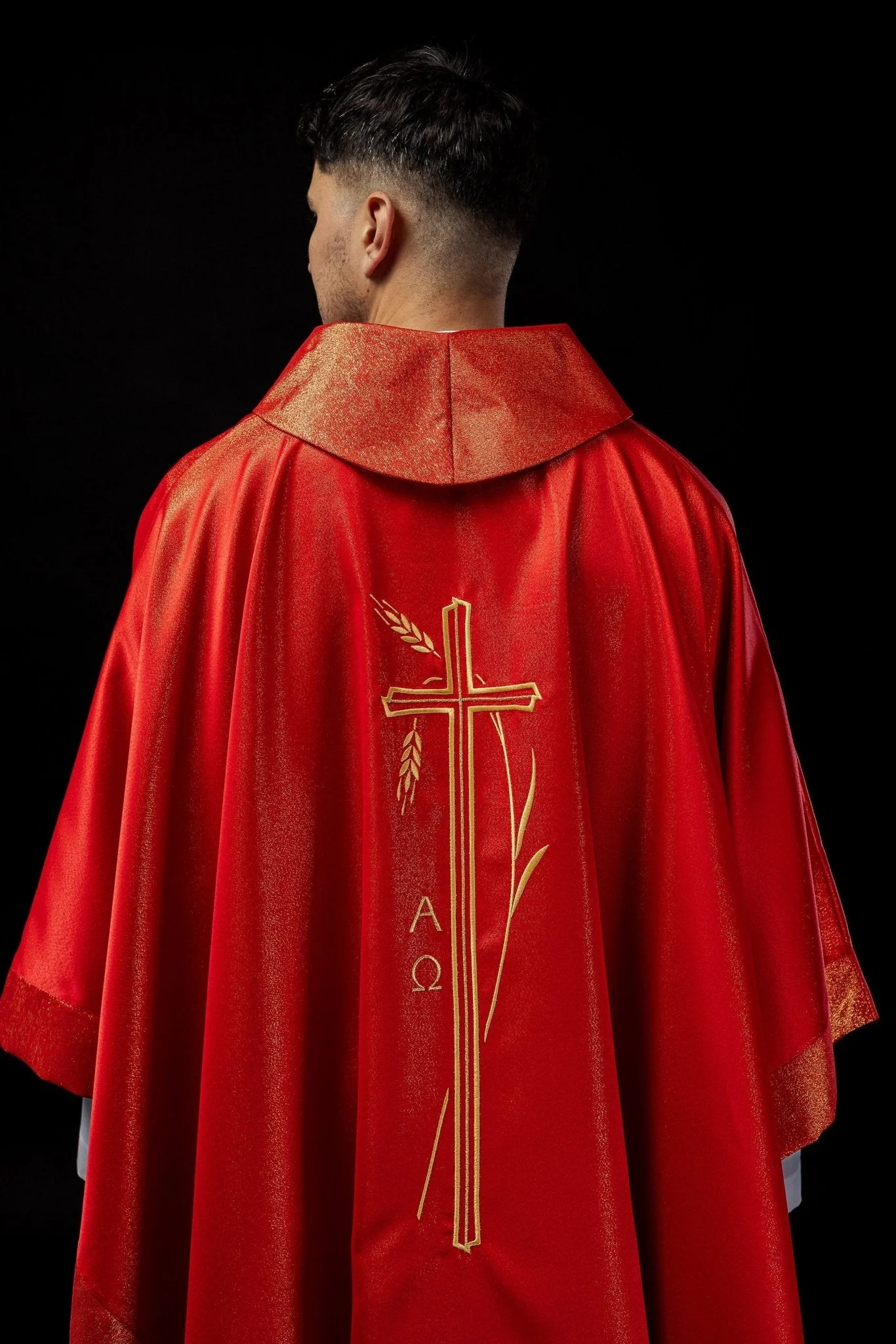 Chasuble with cross and ear motif in red color - Image 6