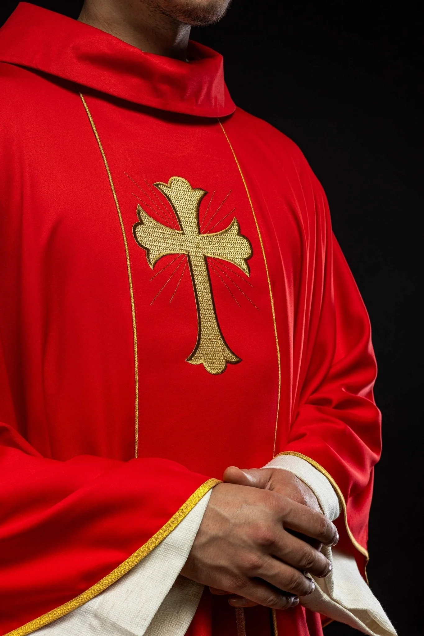 Chasuble with embroidered cross and ears of wheat in red - Image 3