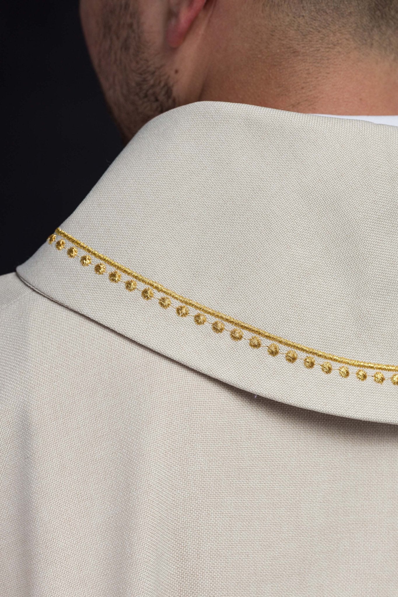 Chasuble with embroidered cross and gold trim on the ecru collar - Image 5
