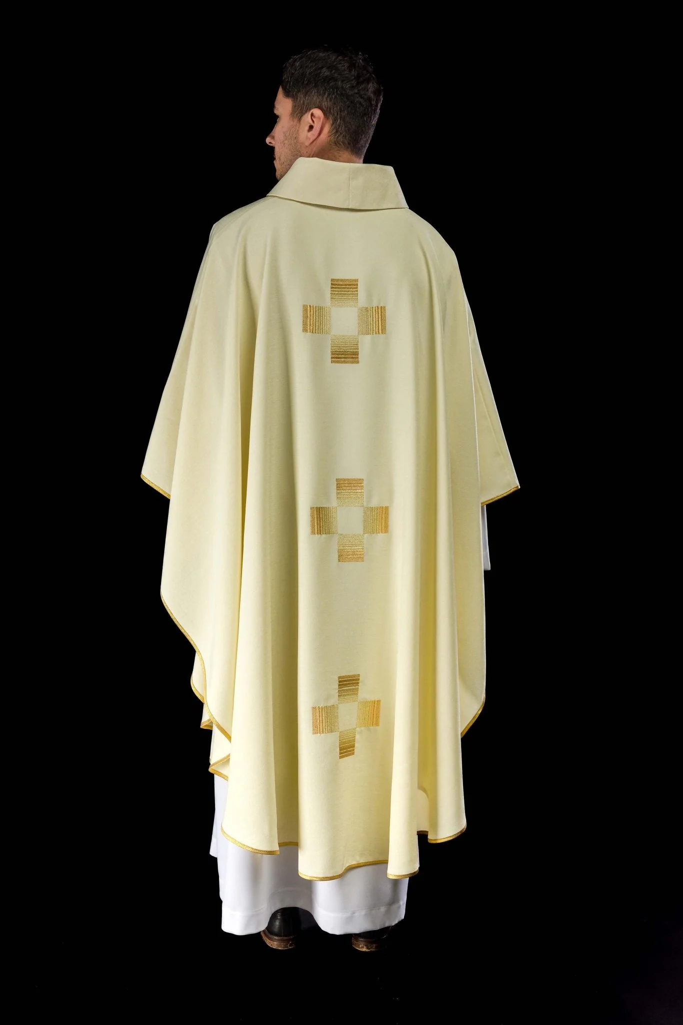 Chasuble with embroidered Crosses in ecru - Image 7