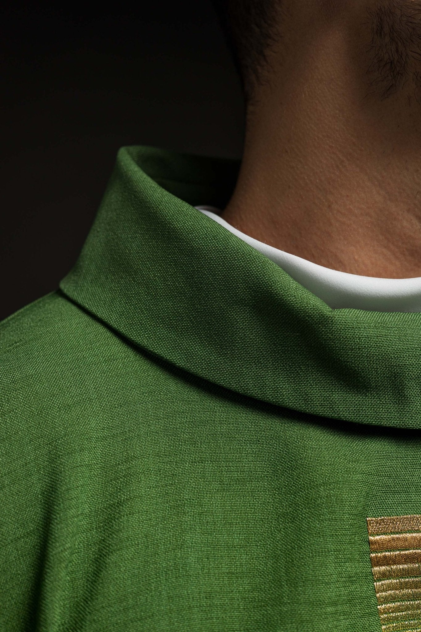 Chasuble with embroidered Crosses in green - Image 4