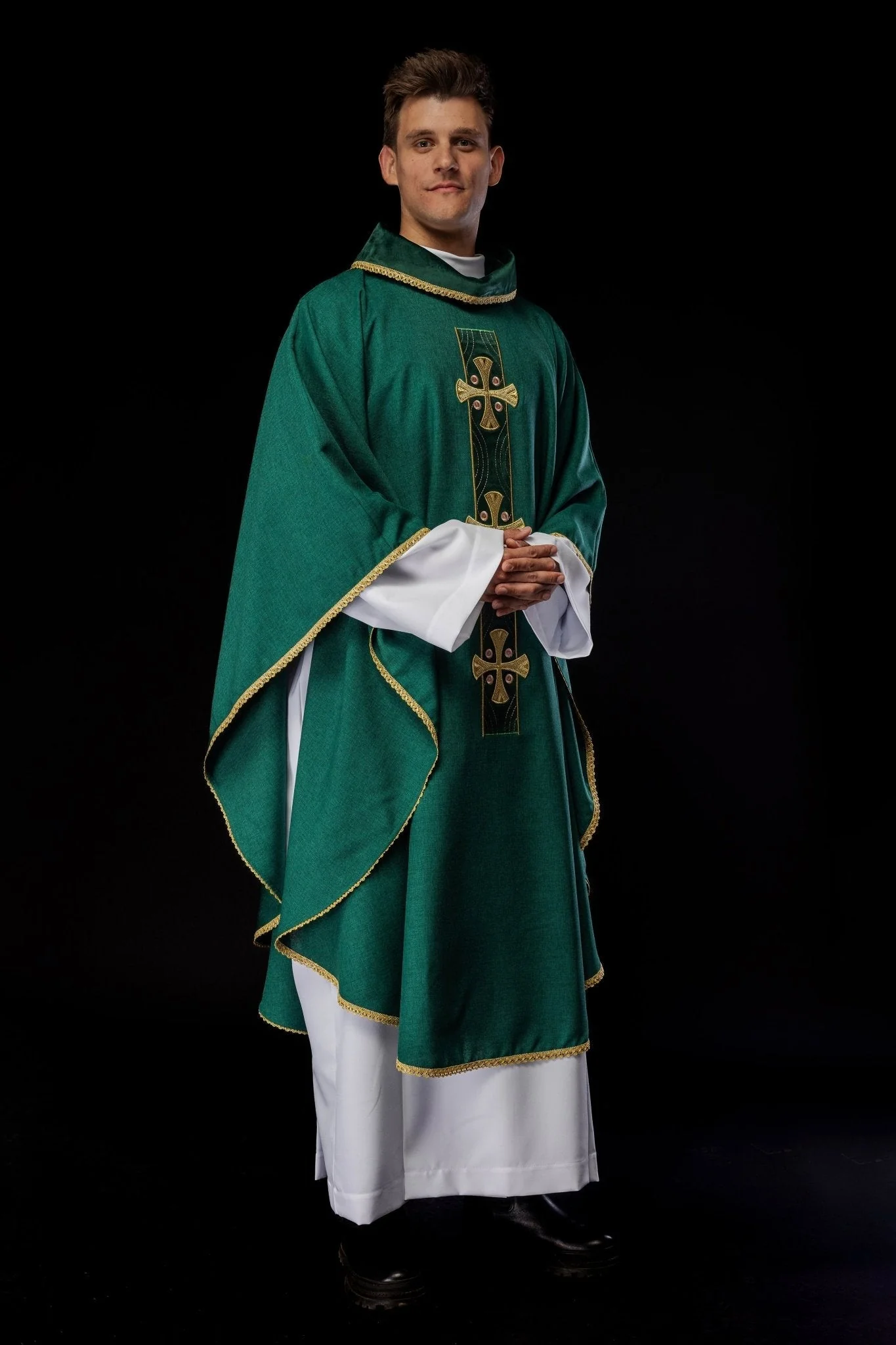 Chasuble with embroidered gold crosses and piping on the collar in green - Image 8