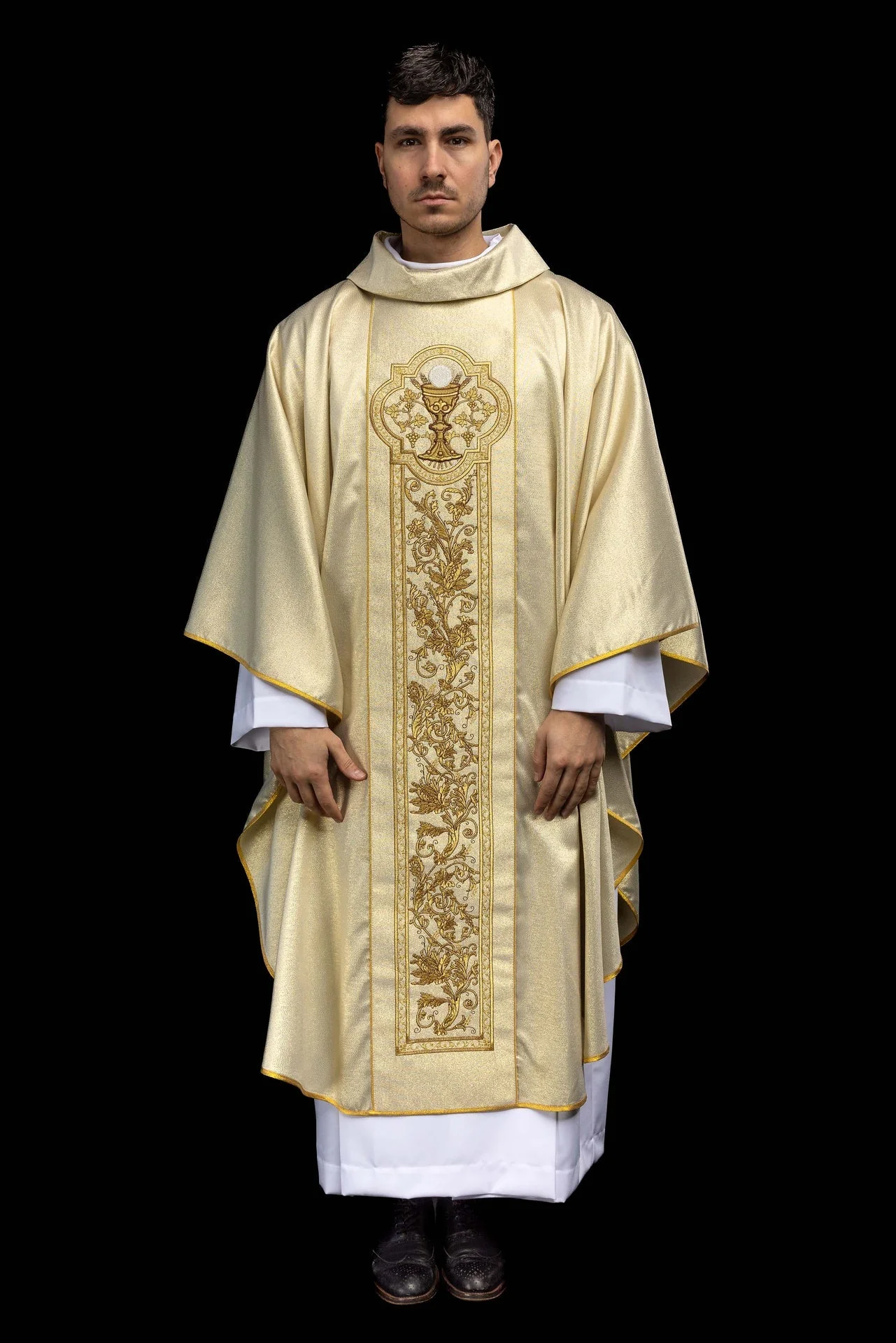 Chasuble with Eucharistic chalice embroidery in gold - Image 9