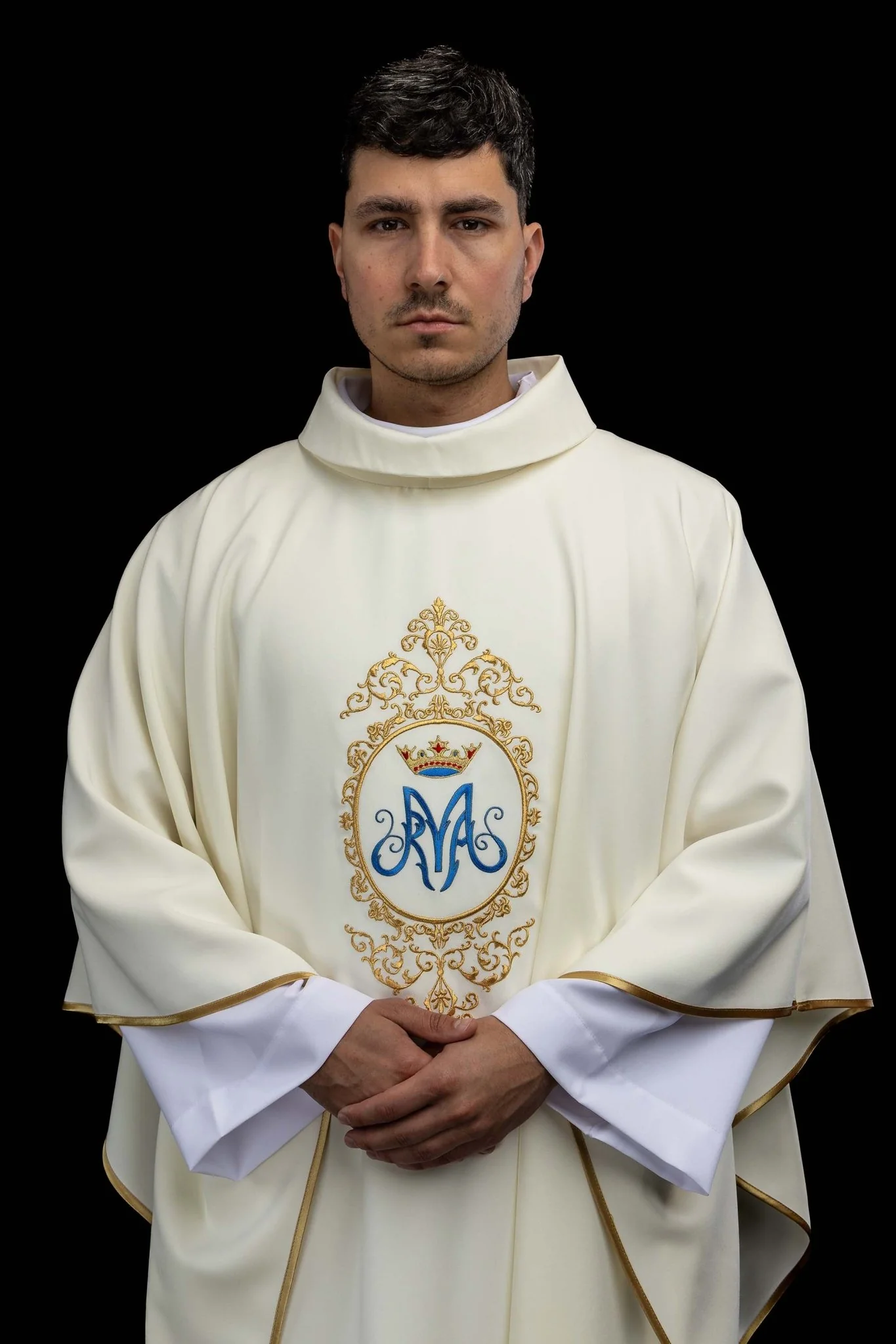 Chasuble with Marian motif framed by gold embroidery