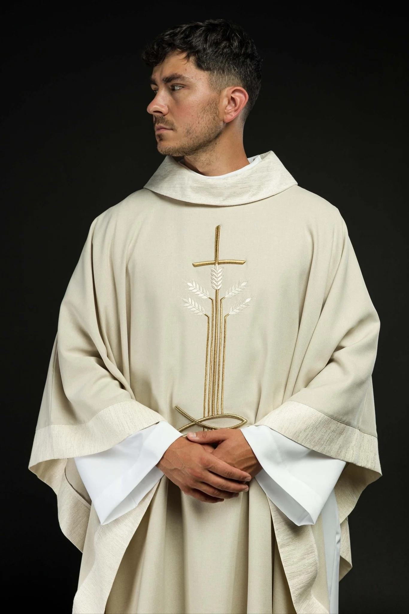 Chasuble with motif of cross, ears and fish