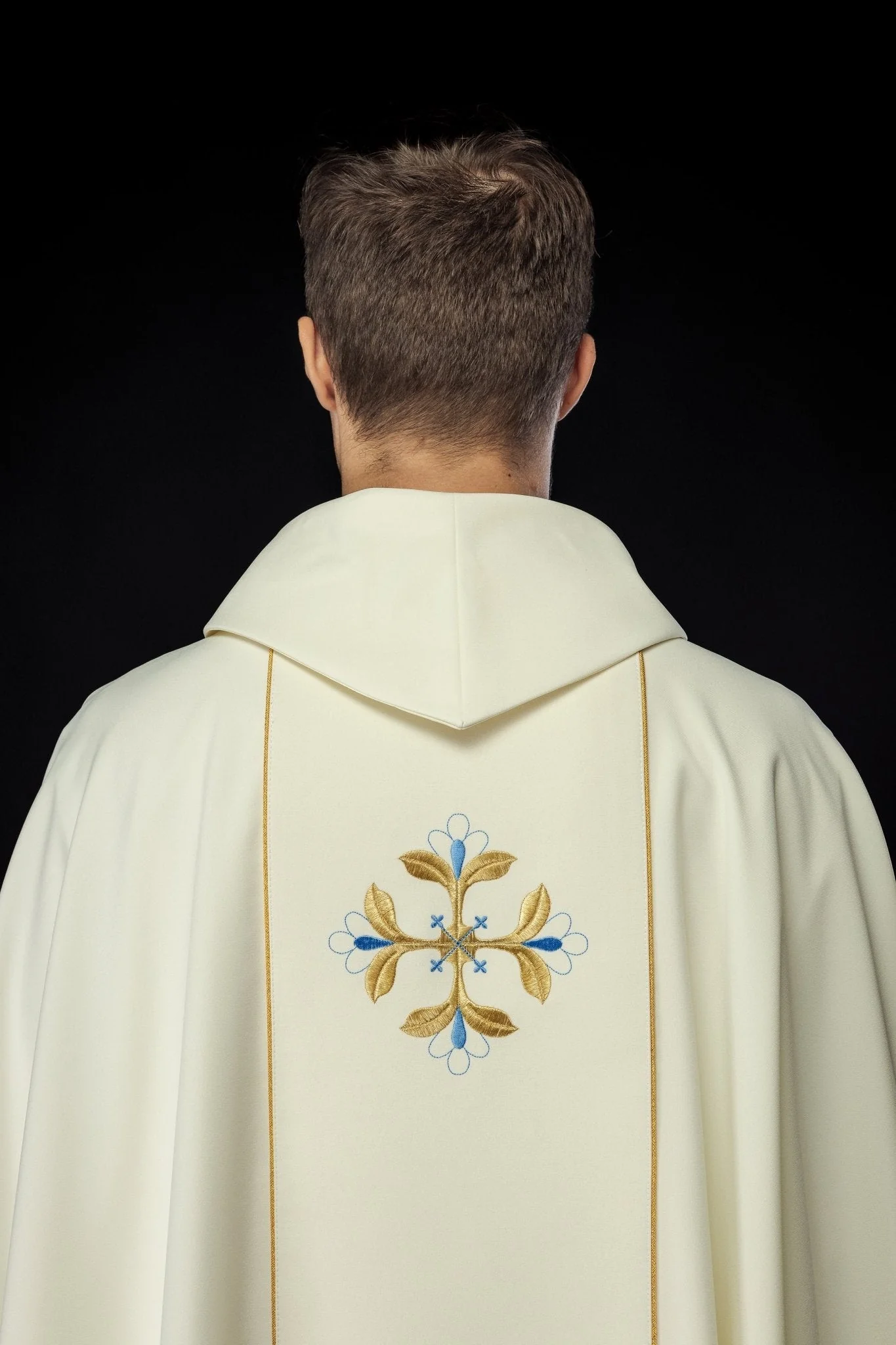 Chasuble with Our Lady of the Assumption embroidery - Image 7
