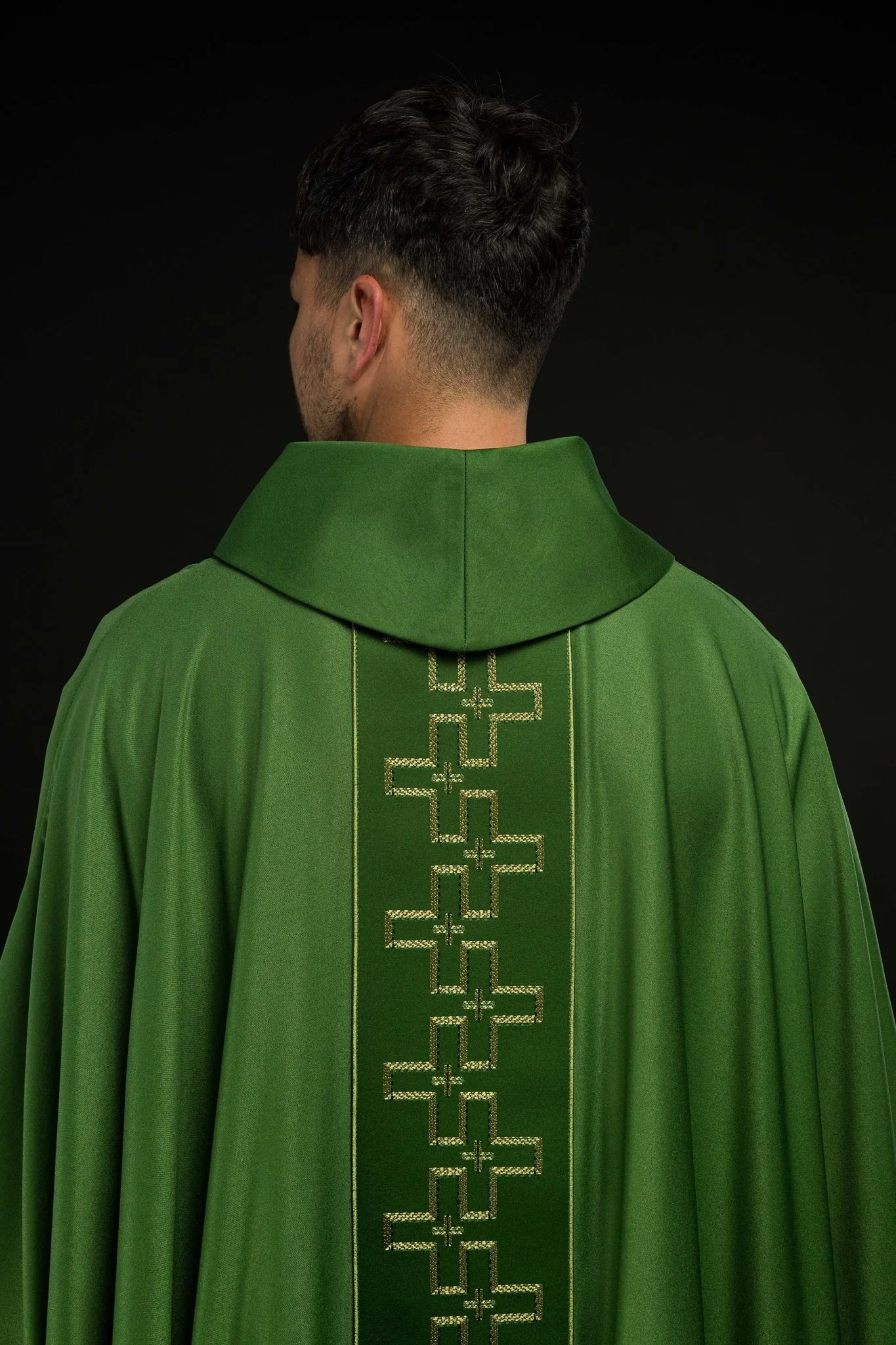 Chasuble with richly embroidered belt in embroidery of crosses in green color - Image 6