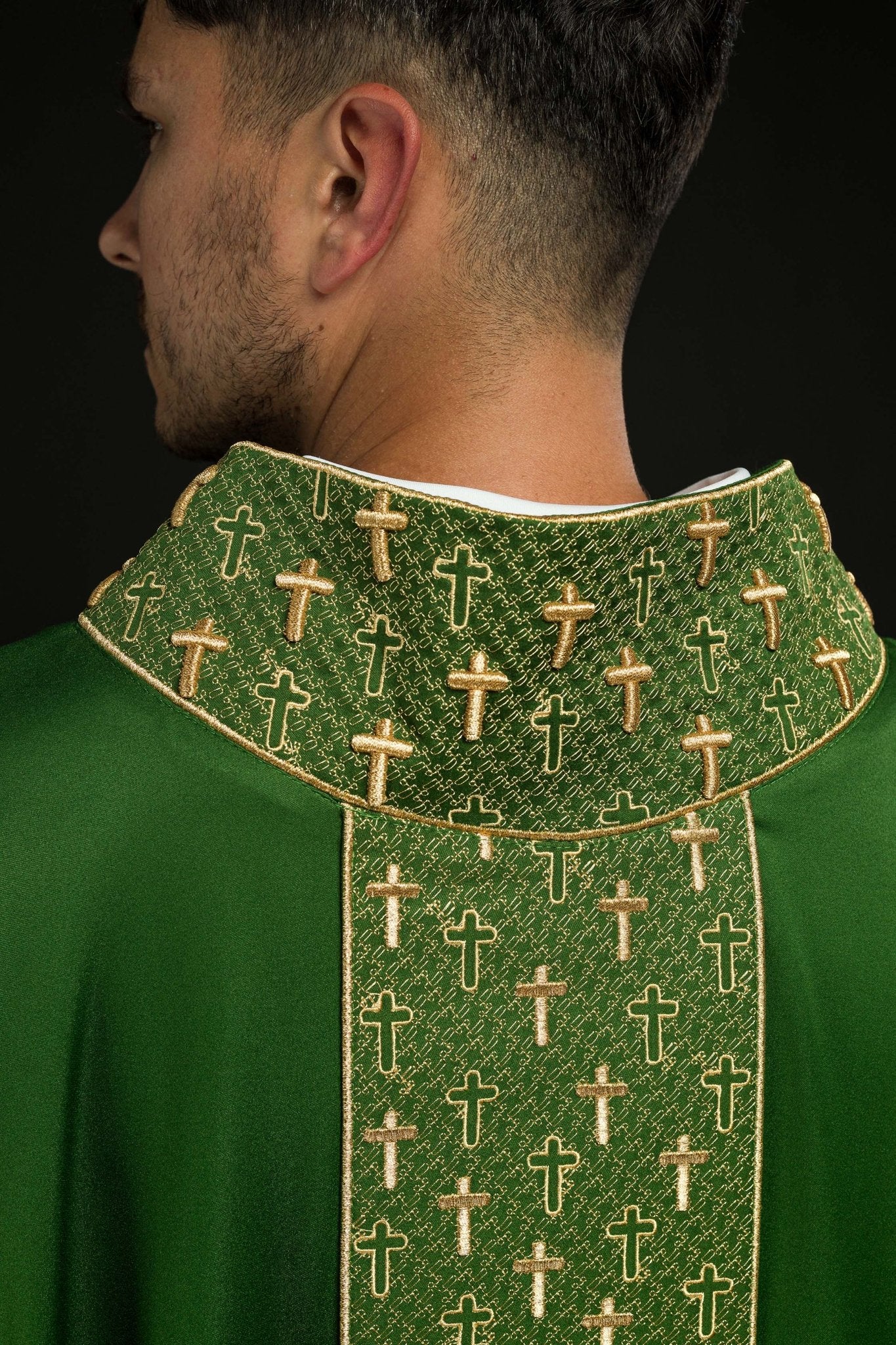 Chasuble with richly embroidered belt in green crosses - Image 5