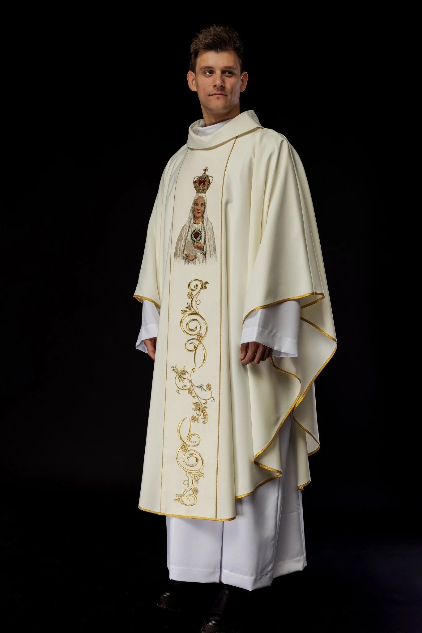 Chasuble with the image of Our Lady of Fatima - Image 10