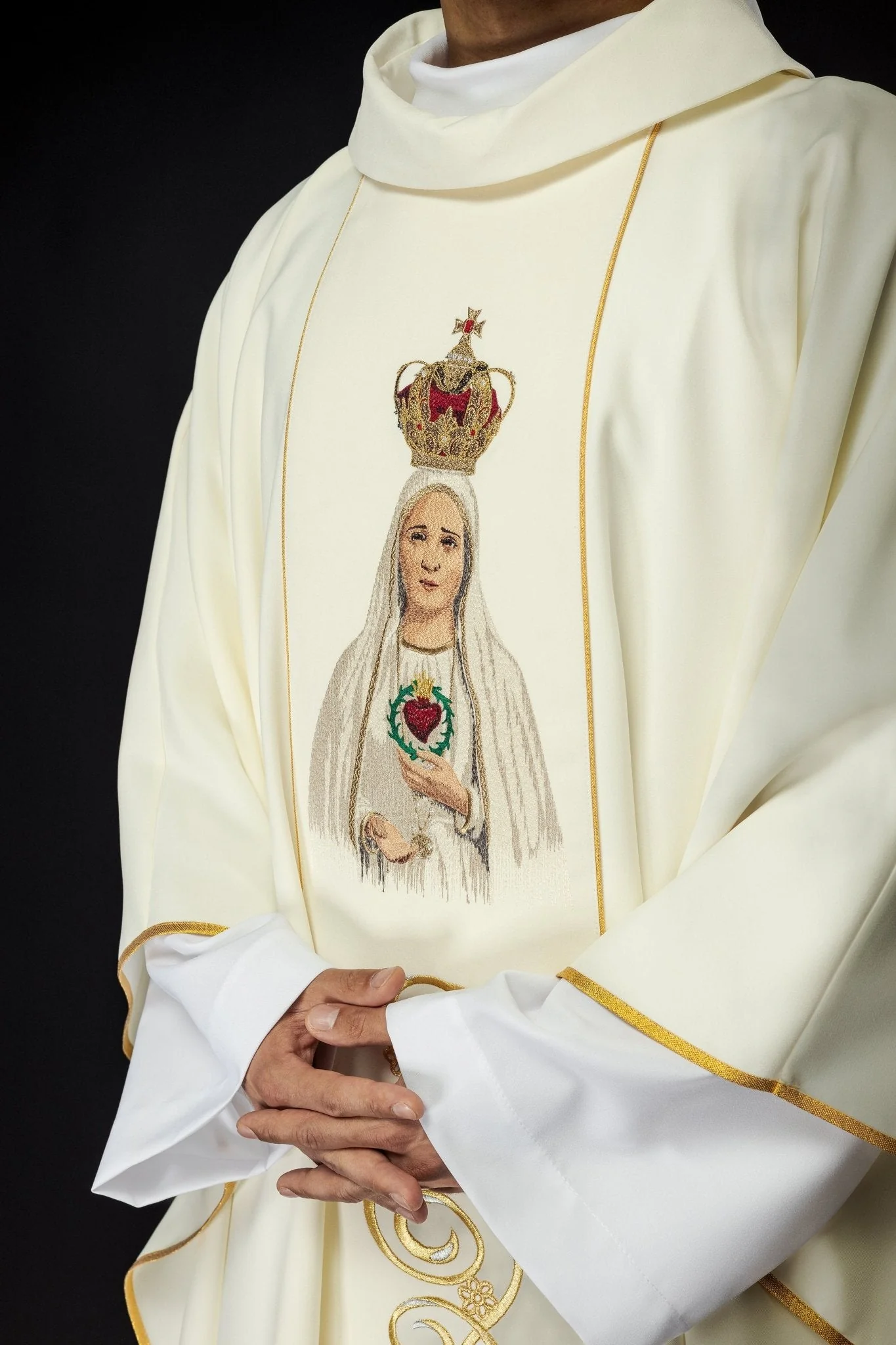 Chasuble with the image of Our Lady of Fatima - Image 5