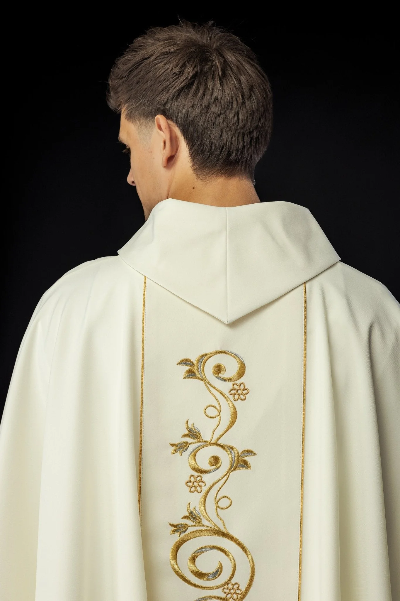 Chasuble with the image of Our Lady of Fatima - Image 7