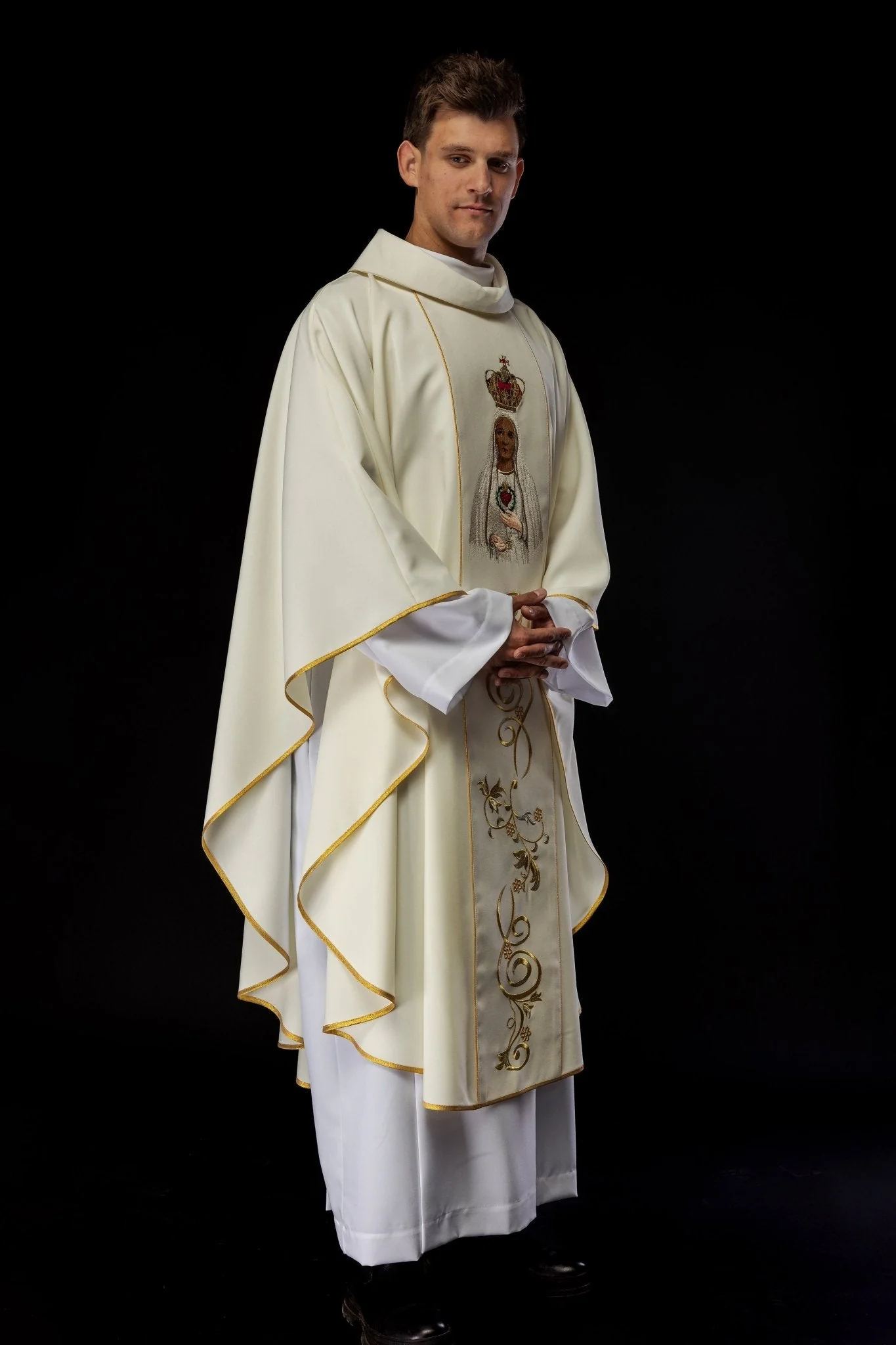 Chasuble with the image of Our Lady of Fatima - Image 9