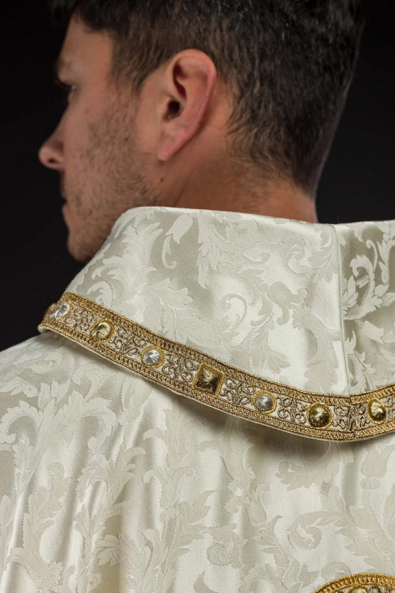 Chasuble with the Lamb of God for Easter made of decorative fabric - Image 5